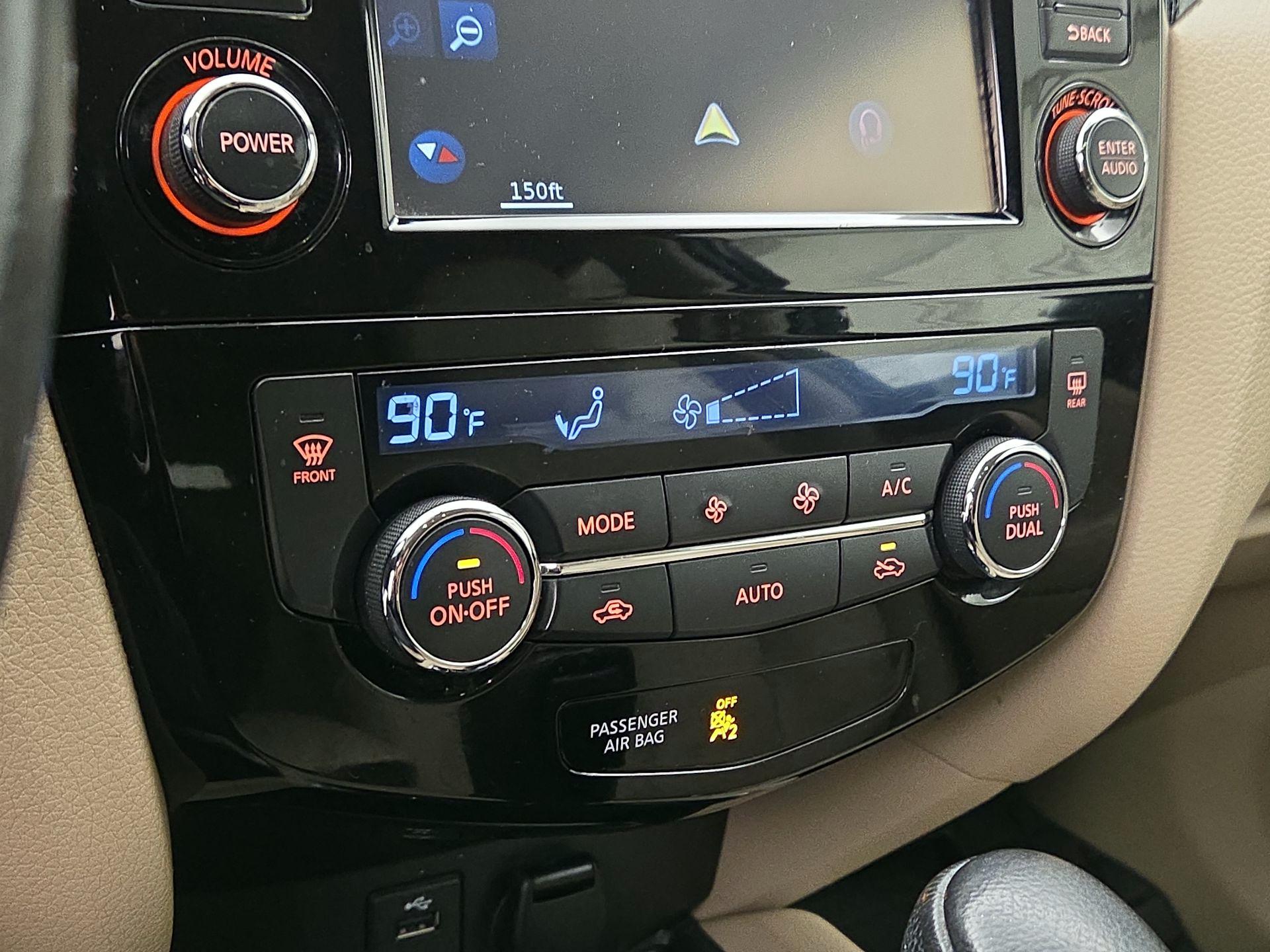 Thumbnail: 2016 Nissan Rogue - 16