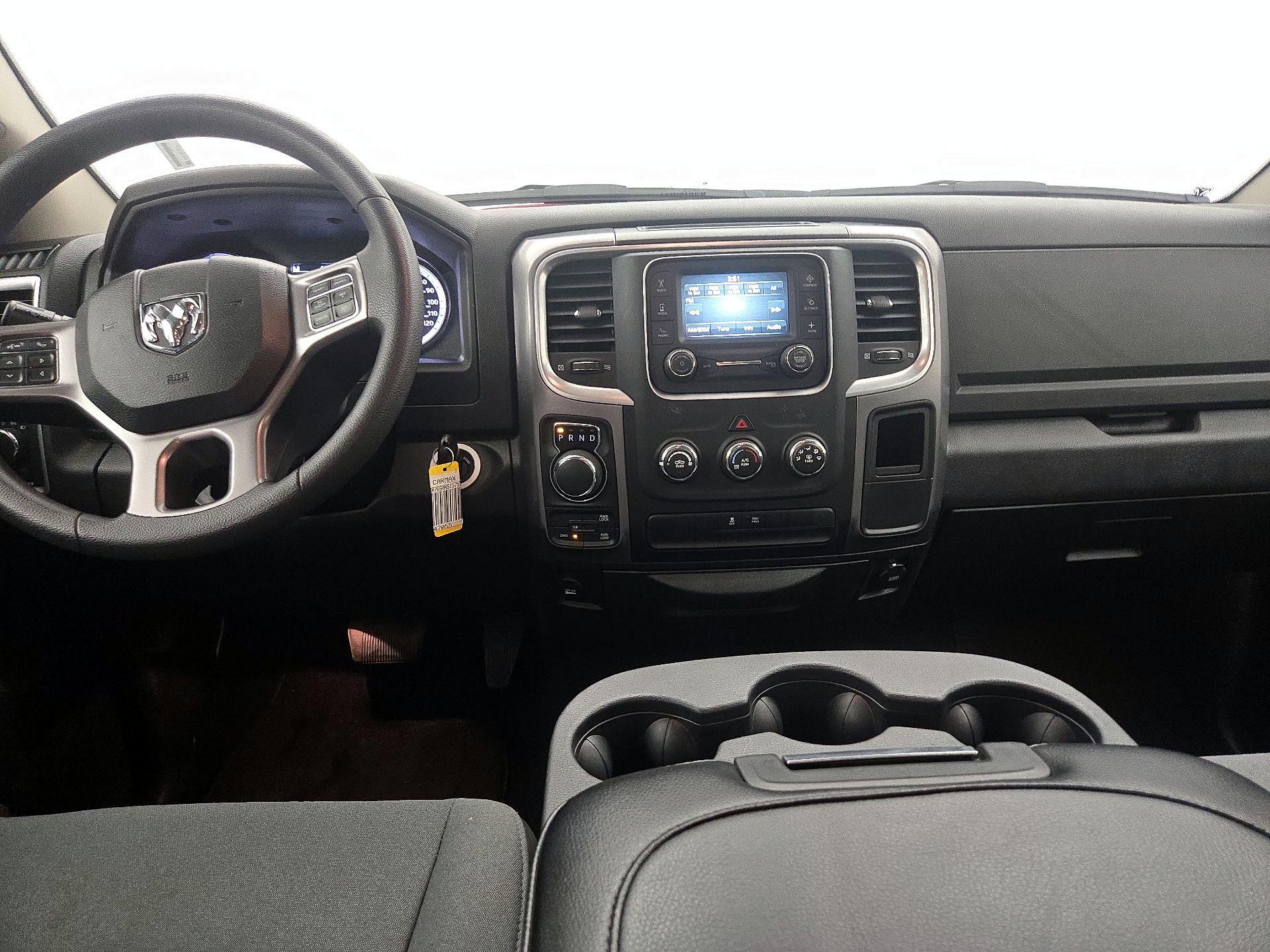 Thumbnail: 2024 RAM 1500 Classic - 9