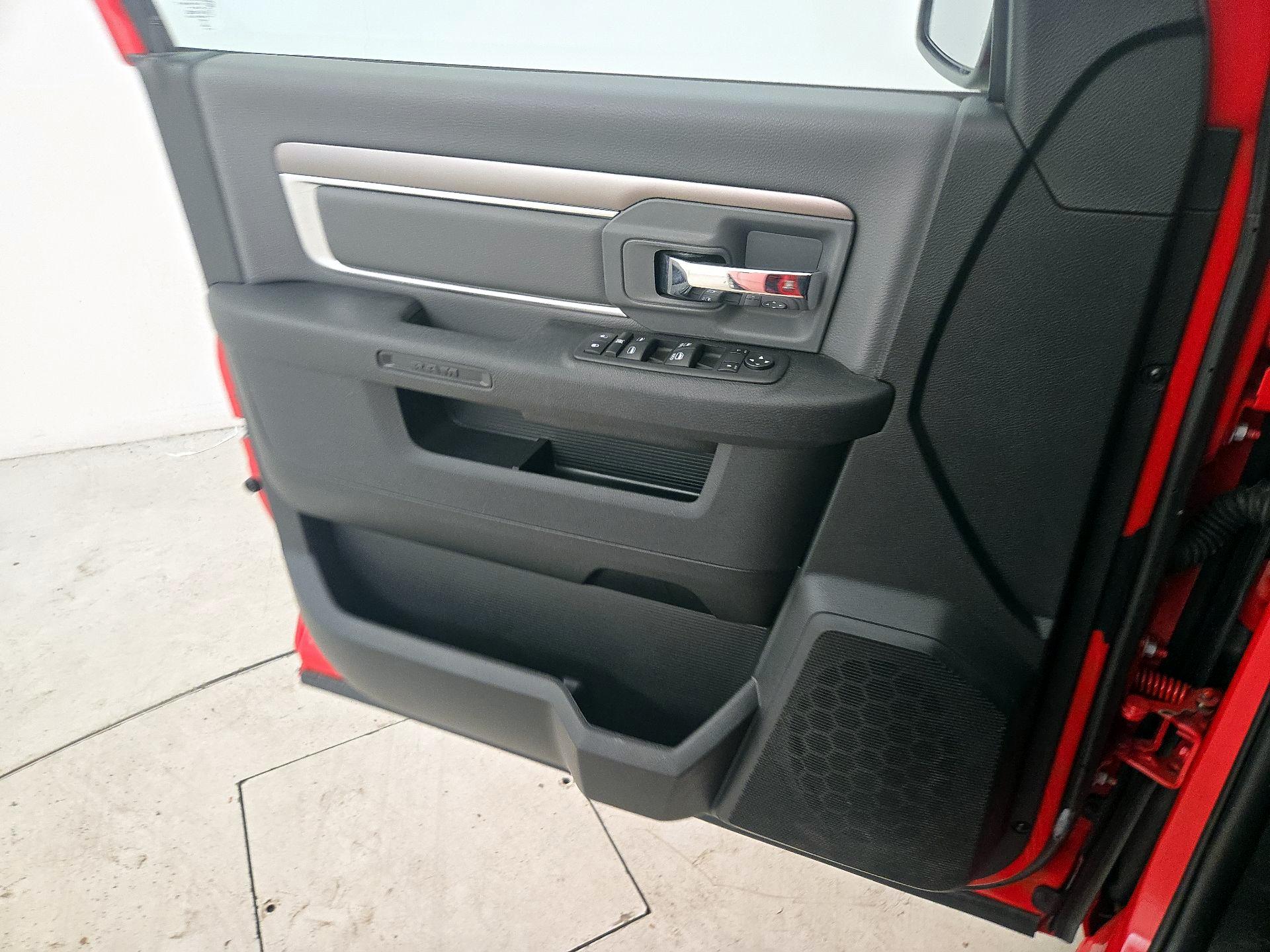 Thumbnail: 2024 RAM 1500 Classic - 12