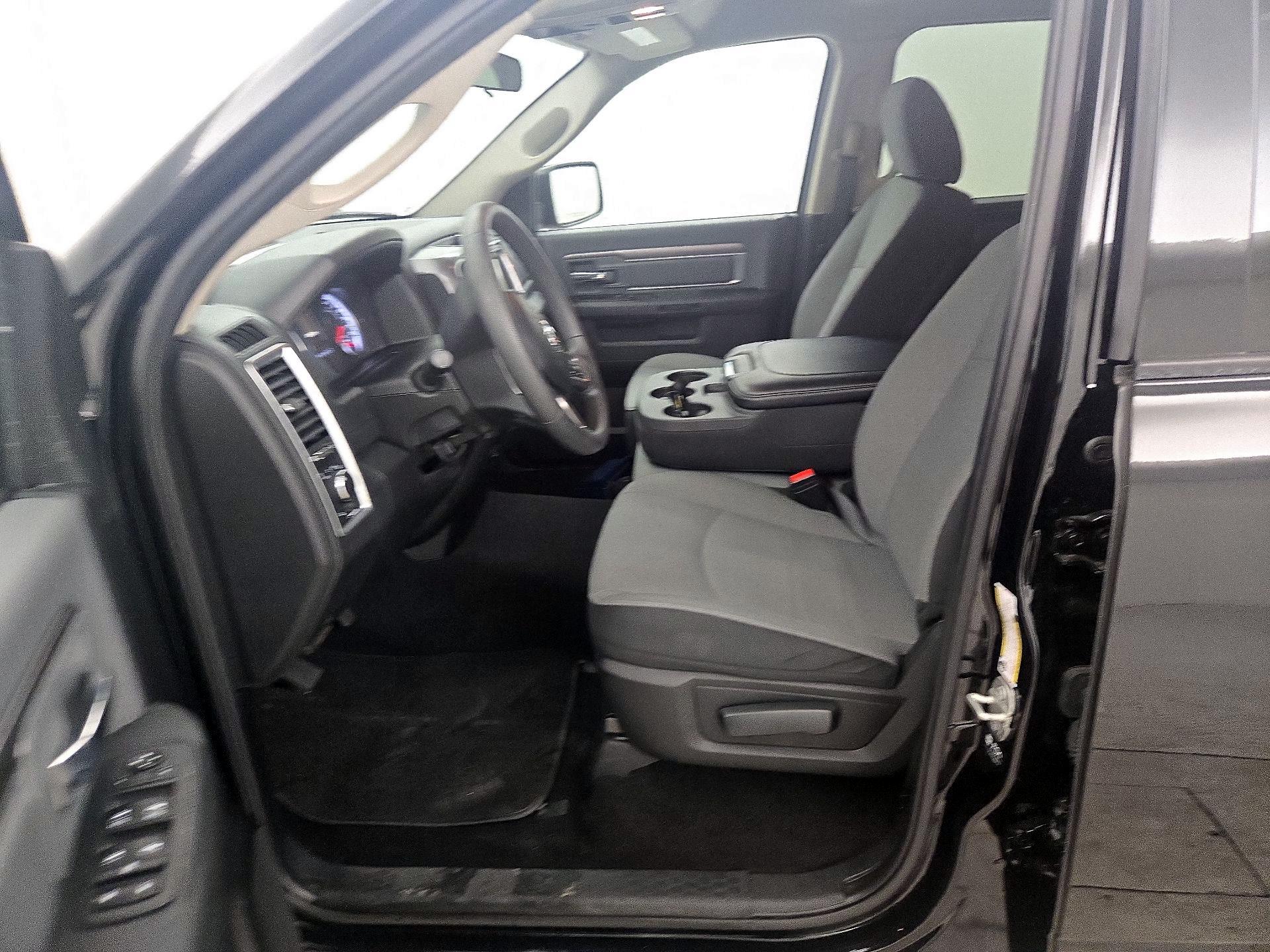 Thumbnail: 2024 RAM 1500 Classic - 11