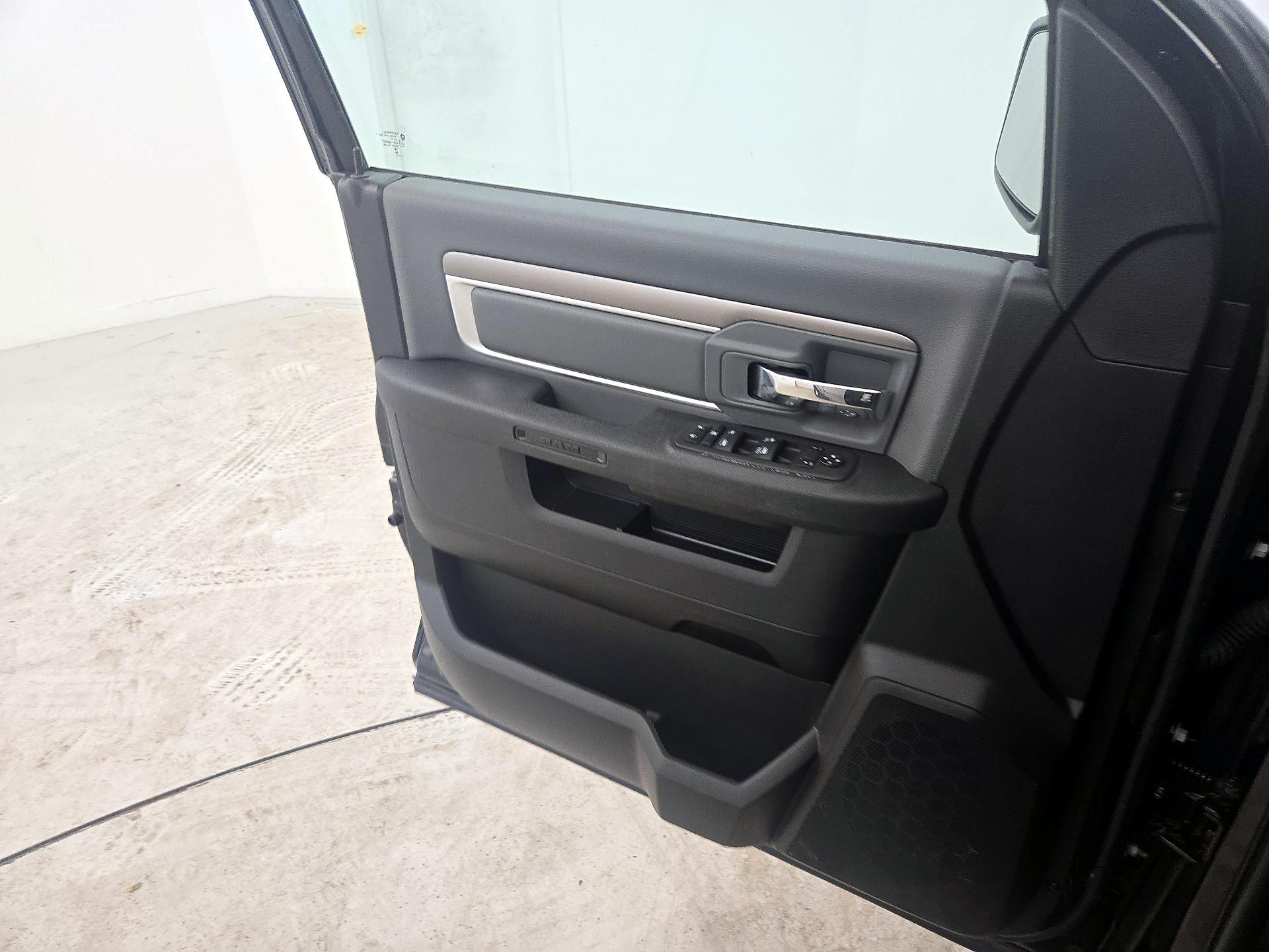 Thumbnail: 2024 RAM 1500 Classic - 12