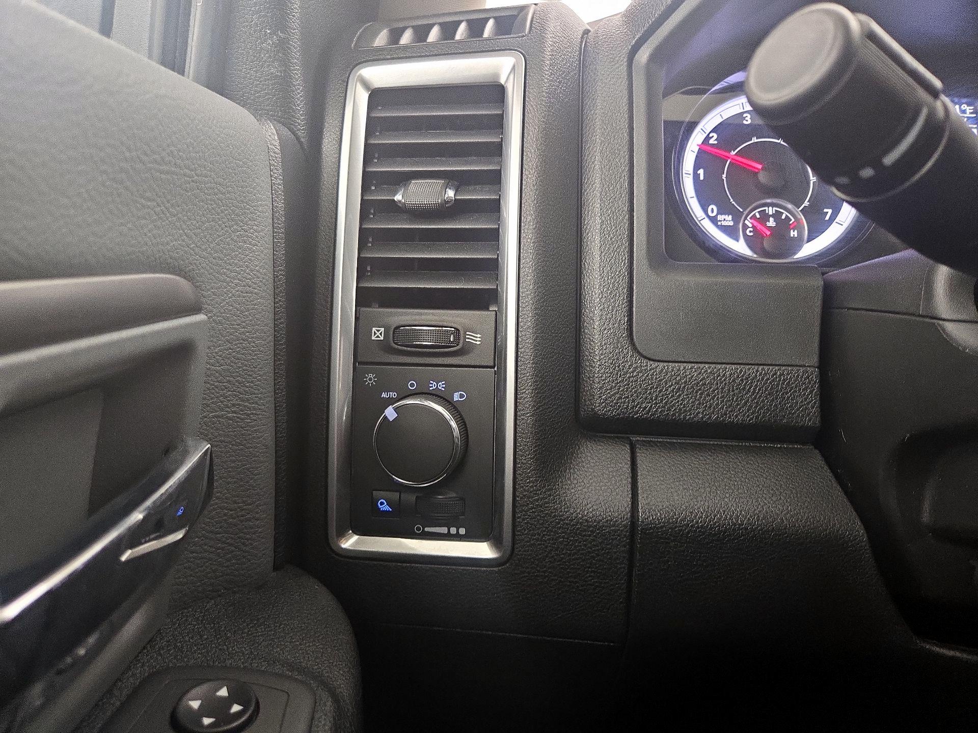 Thumbnail: 2024 RAM 1500 Classic - 13