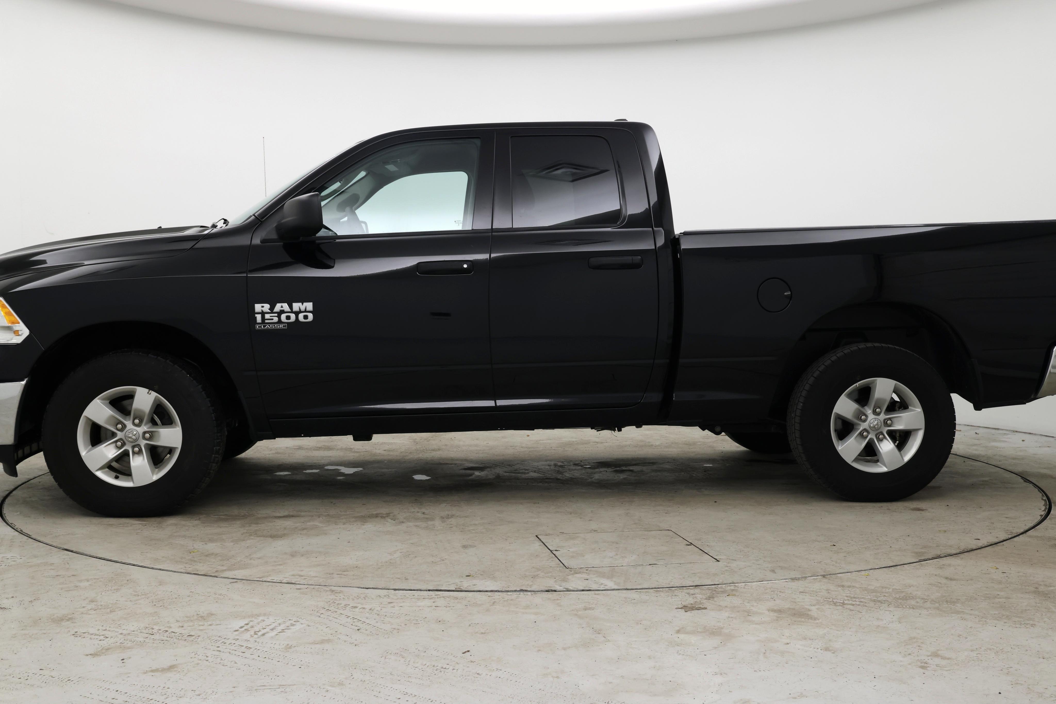 Thumbnail: 2024 RAM 1500 Classic - 3