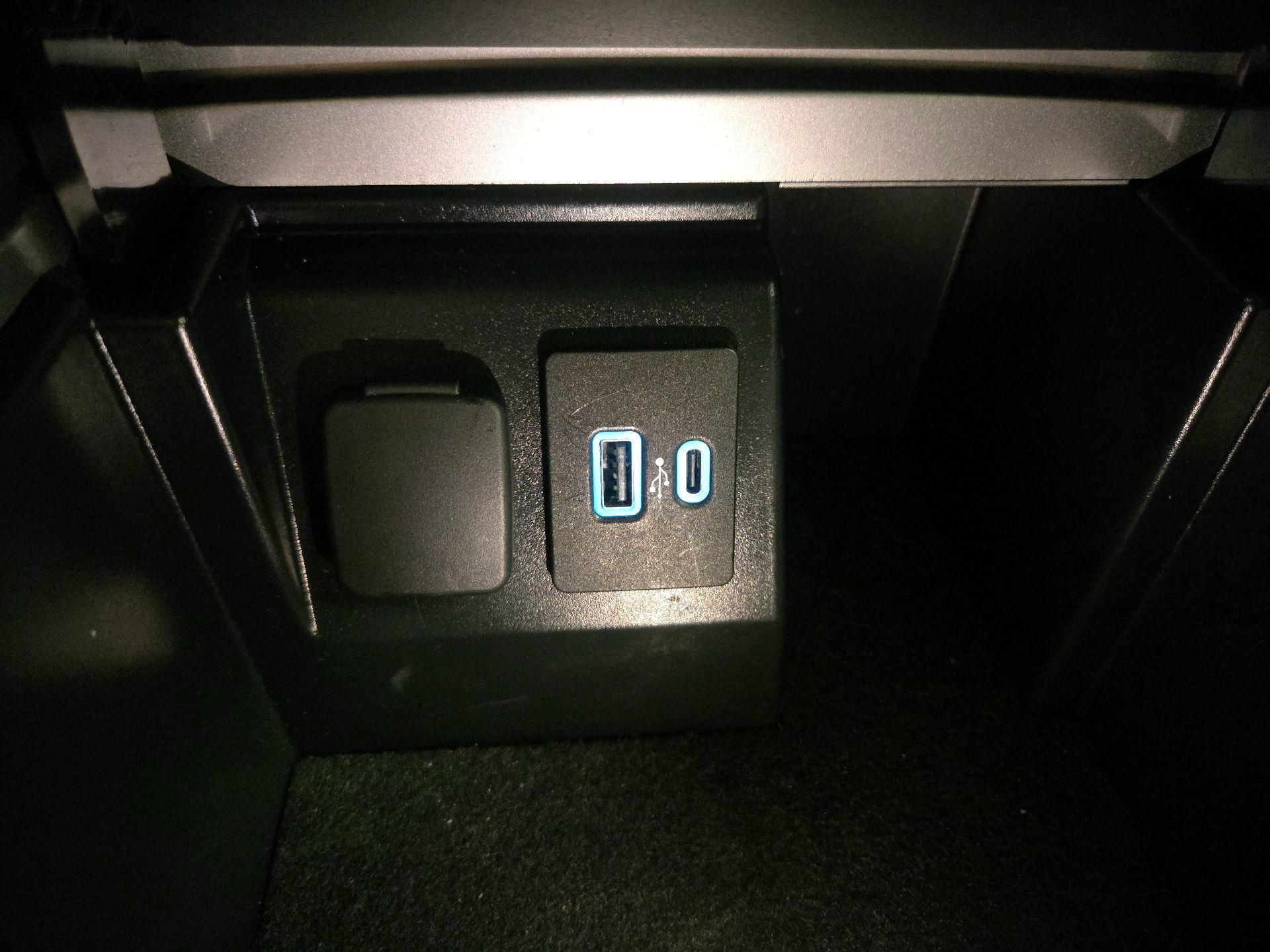 Thumbnail: 2023 Ford Explorer - 19