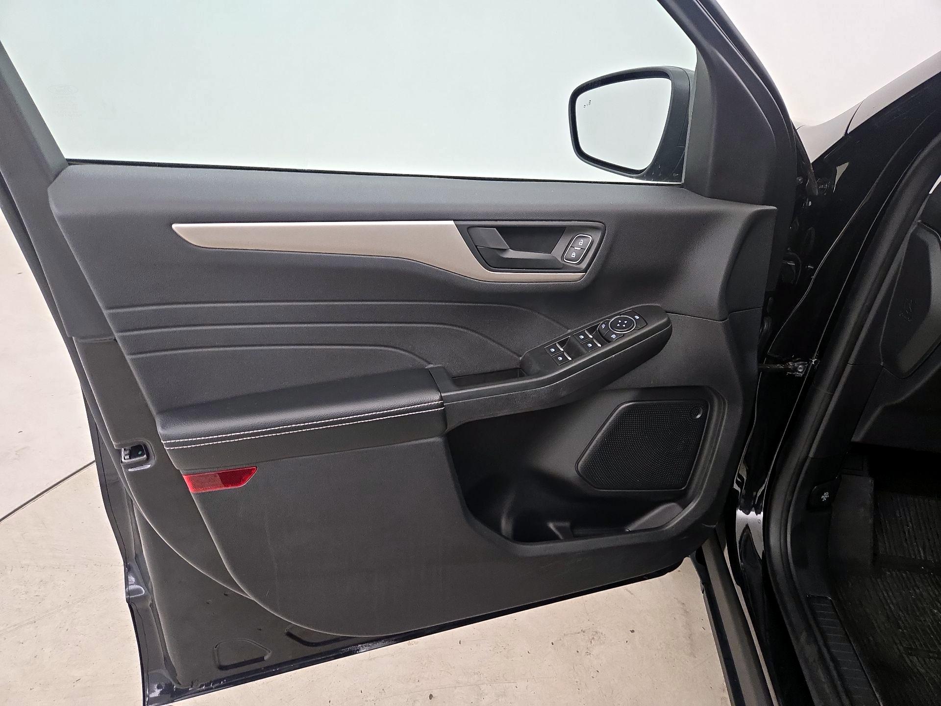 Thumbnail: 2022 Ford Escape - 12