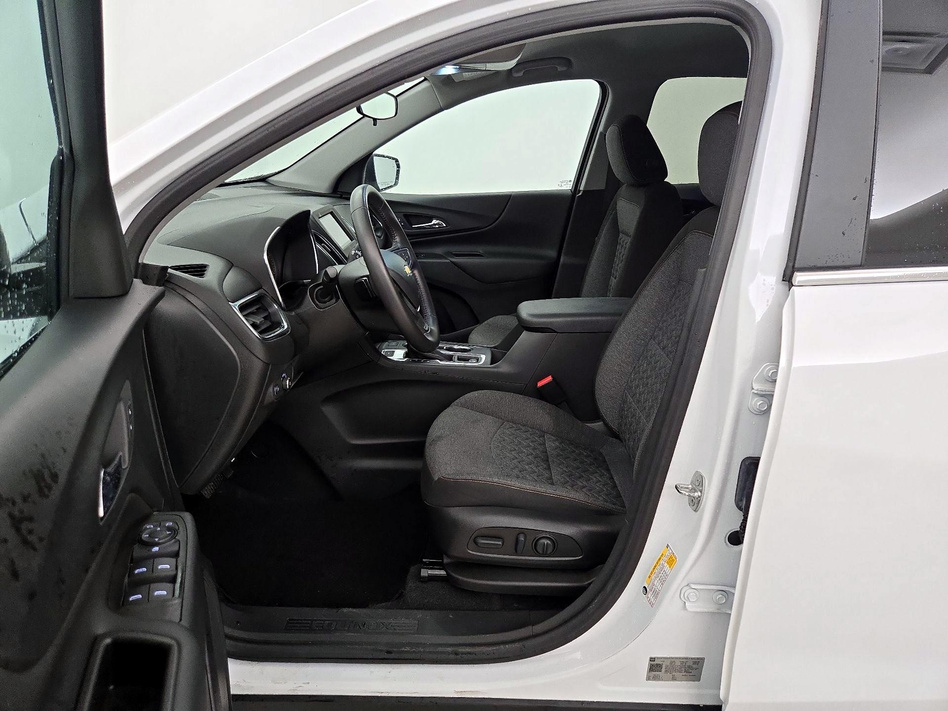 Thumbnail: 2022 Chevrolet Equinox - 11