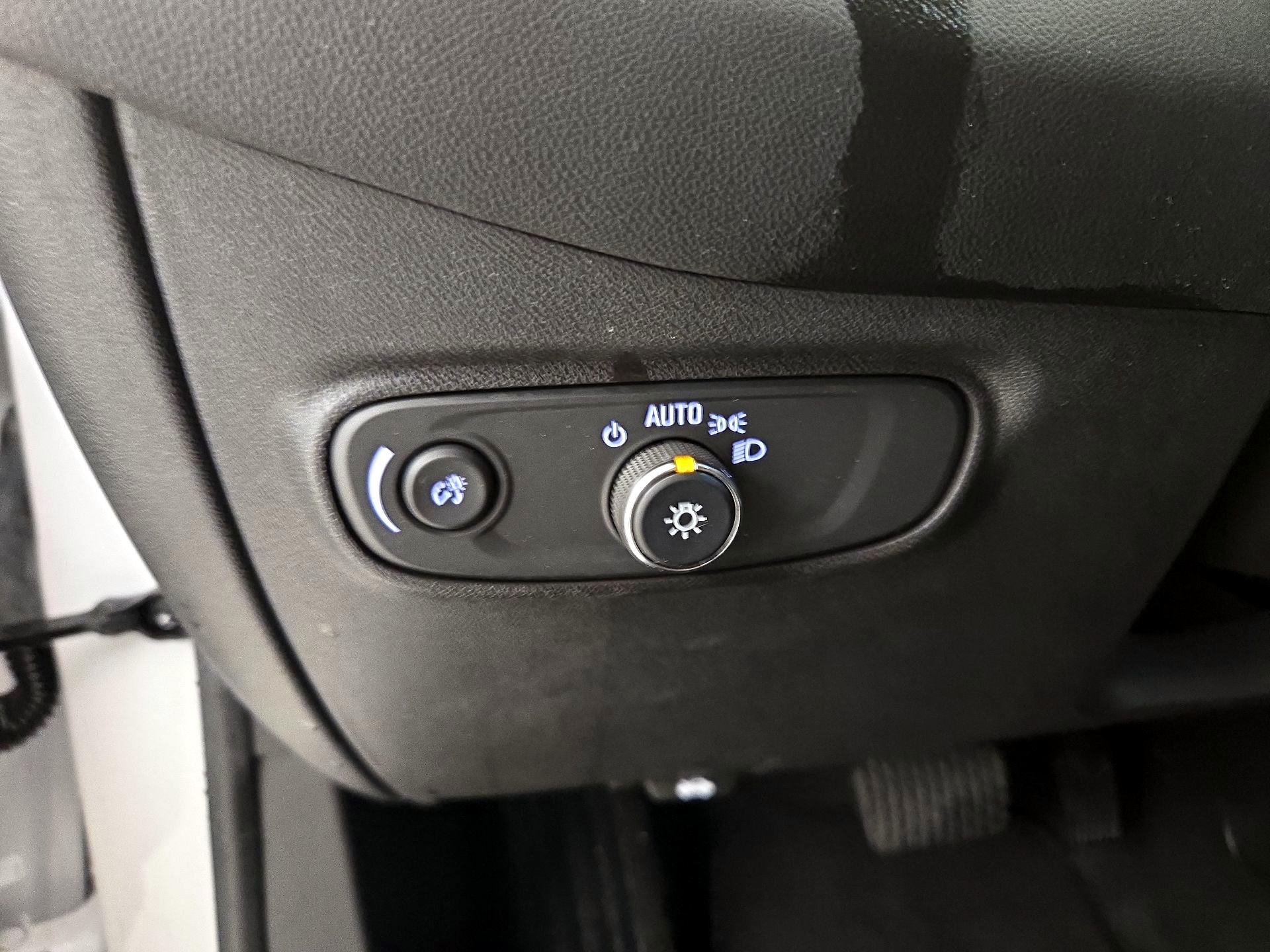 Thumbnail: 2022 Chevrolet Equinox - 13