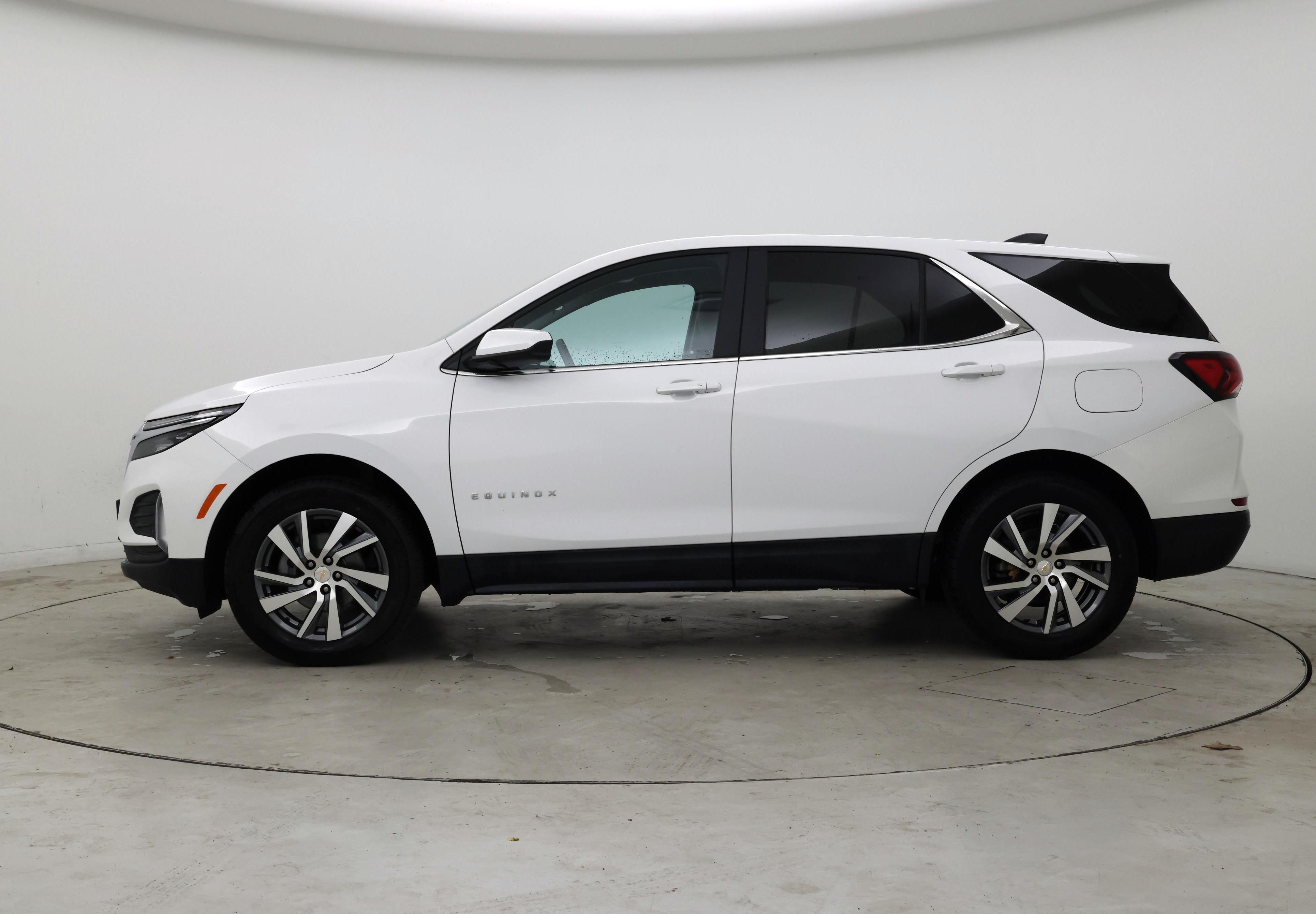 Thumbnail: 2022 Chevrolet Equinox - 3