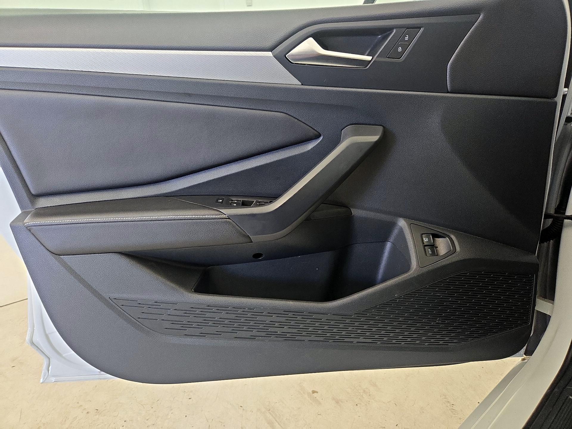 Thumbnail: 2024 Volkswagen Jetta - 12