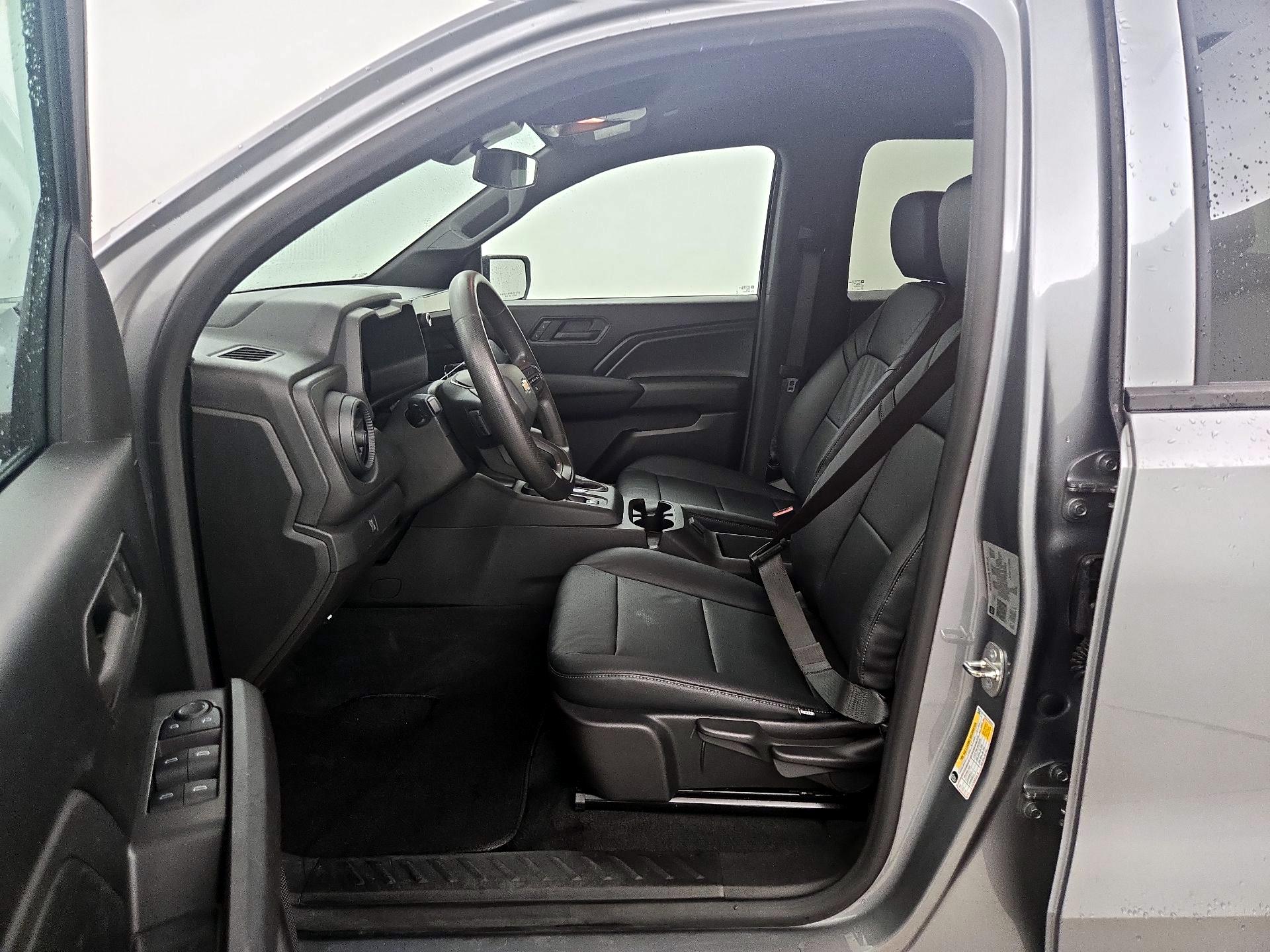 Thumbnail: 2023 Chevrolet Colorado - 11
