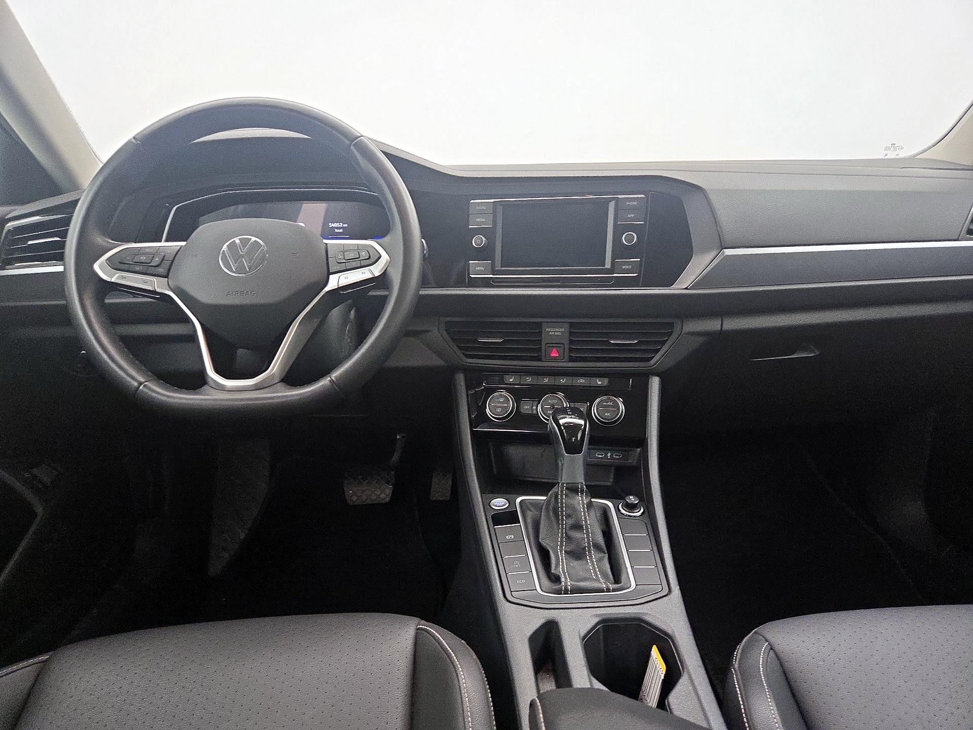 Thumbnail: 2024 Volkswagen Jetta - 9