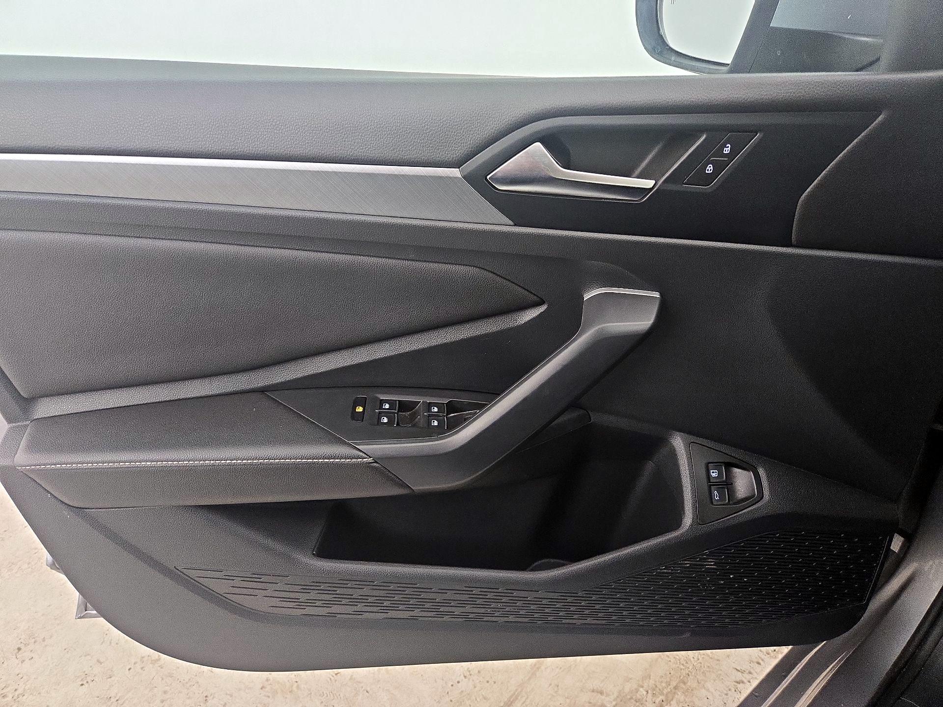 Thumbnail: 2024 Volkswagen Jetta - 12