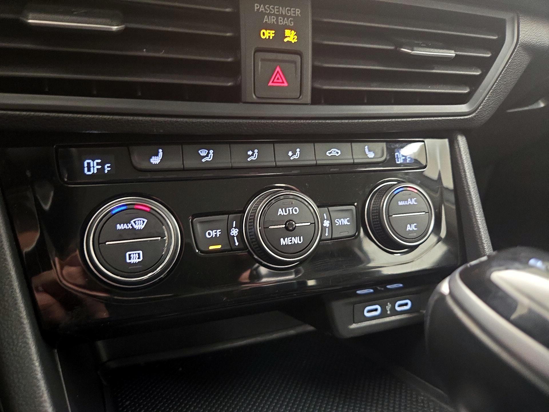 Thumbnail: 2024 Volkswagen Jetta - 16