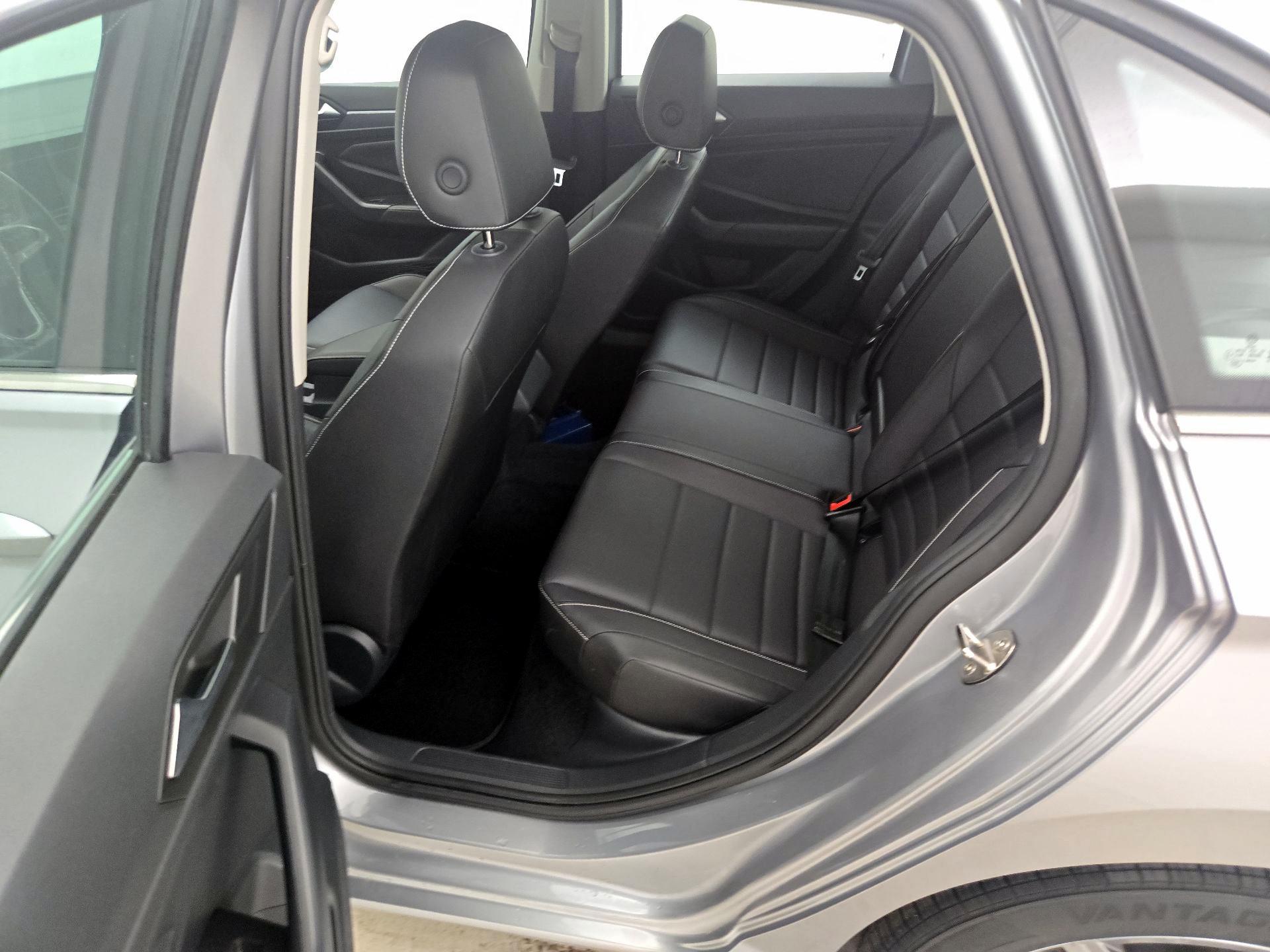 Thumbnail: 2024 Volkswagen Jetta - 19