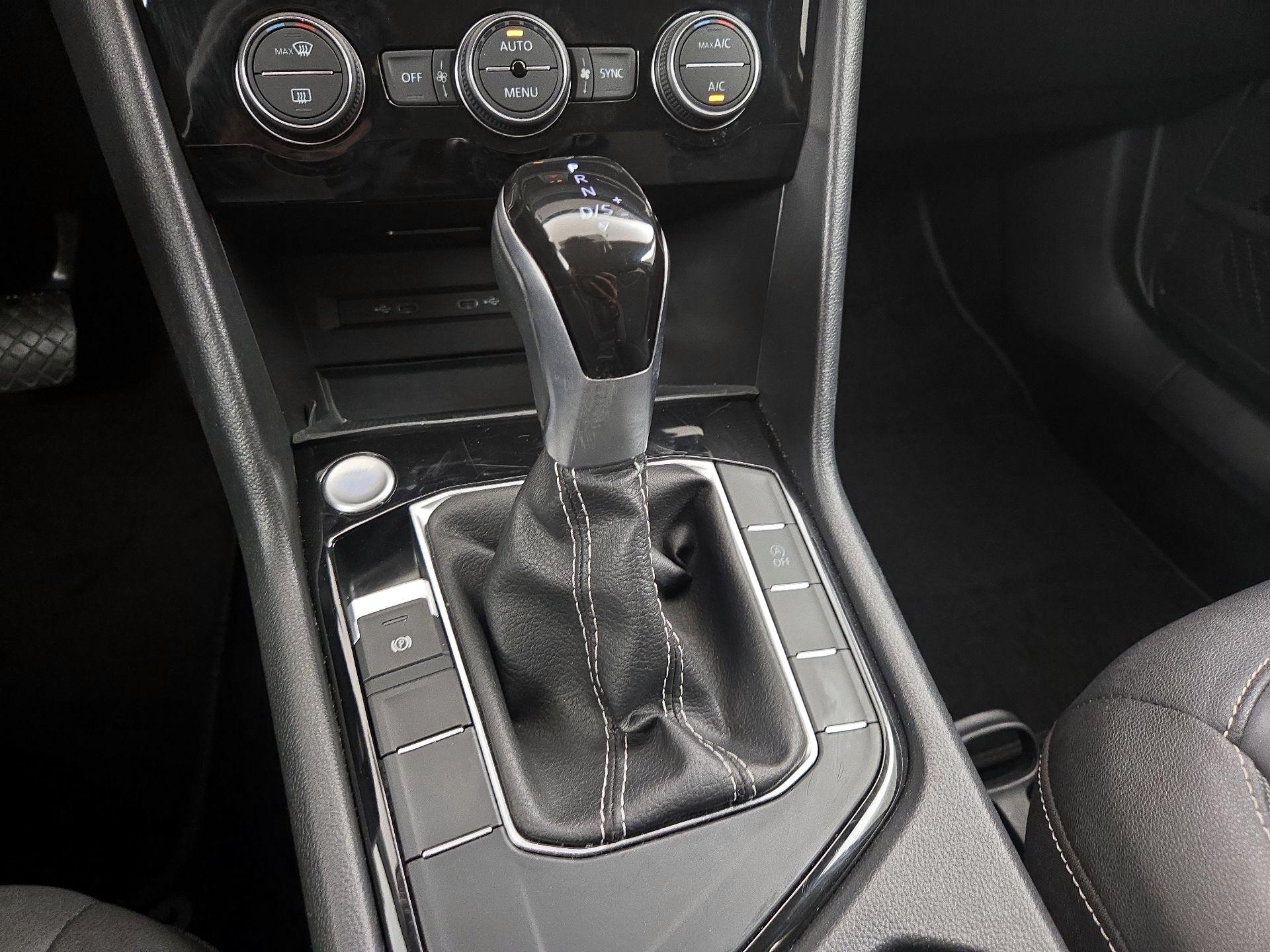 Thumbnail: 2024 Volkswagen Taos - 17