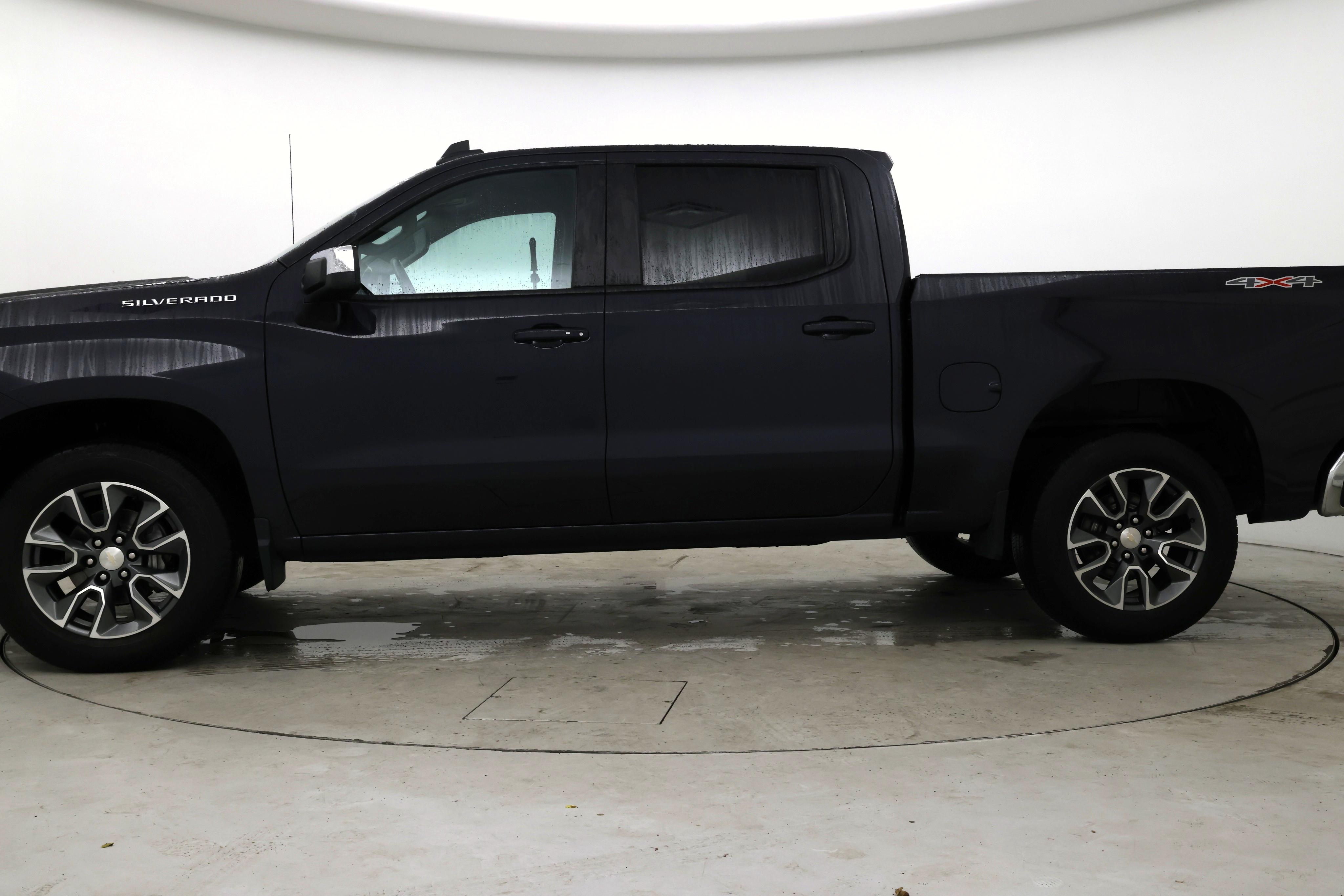 Thumbnail: 2022 Chevrolet Silverado 1500 - 3