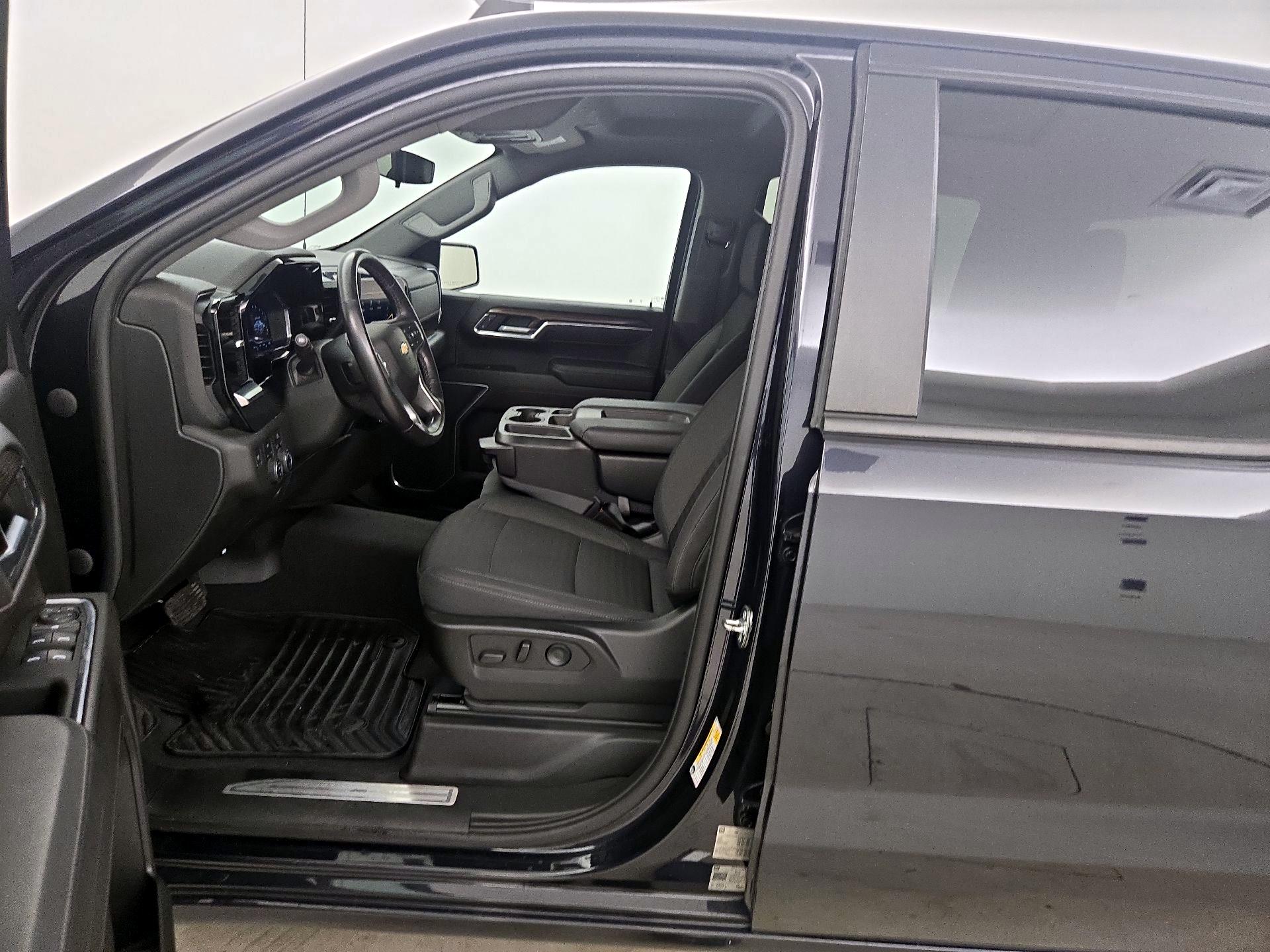 Thumbnail: 2022 Chevrolet Silverado 1500 - 11