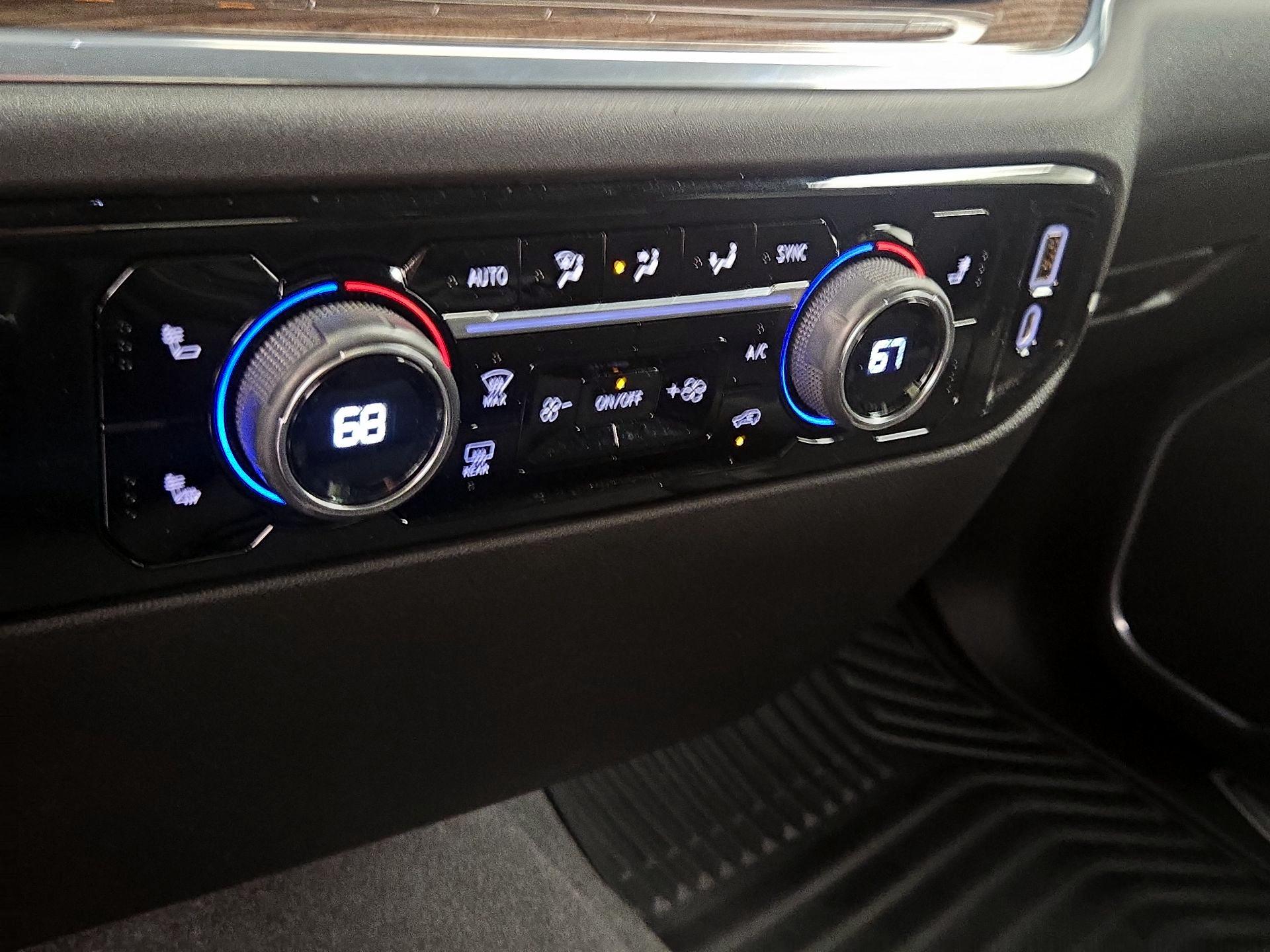 Thumbnail: 2022 Chevrolet Silverado 1500 - 16