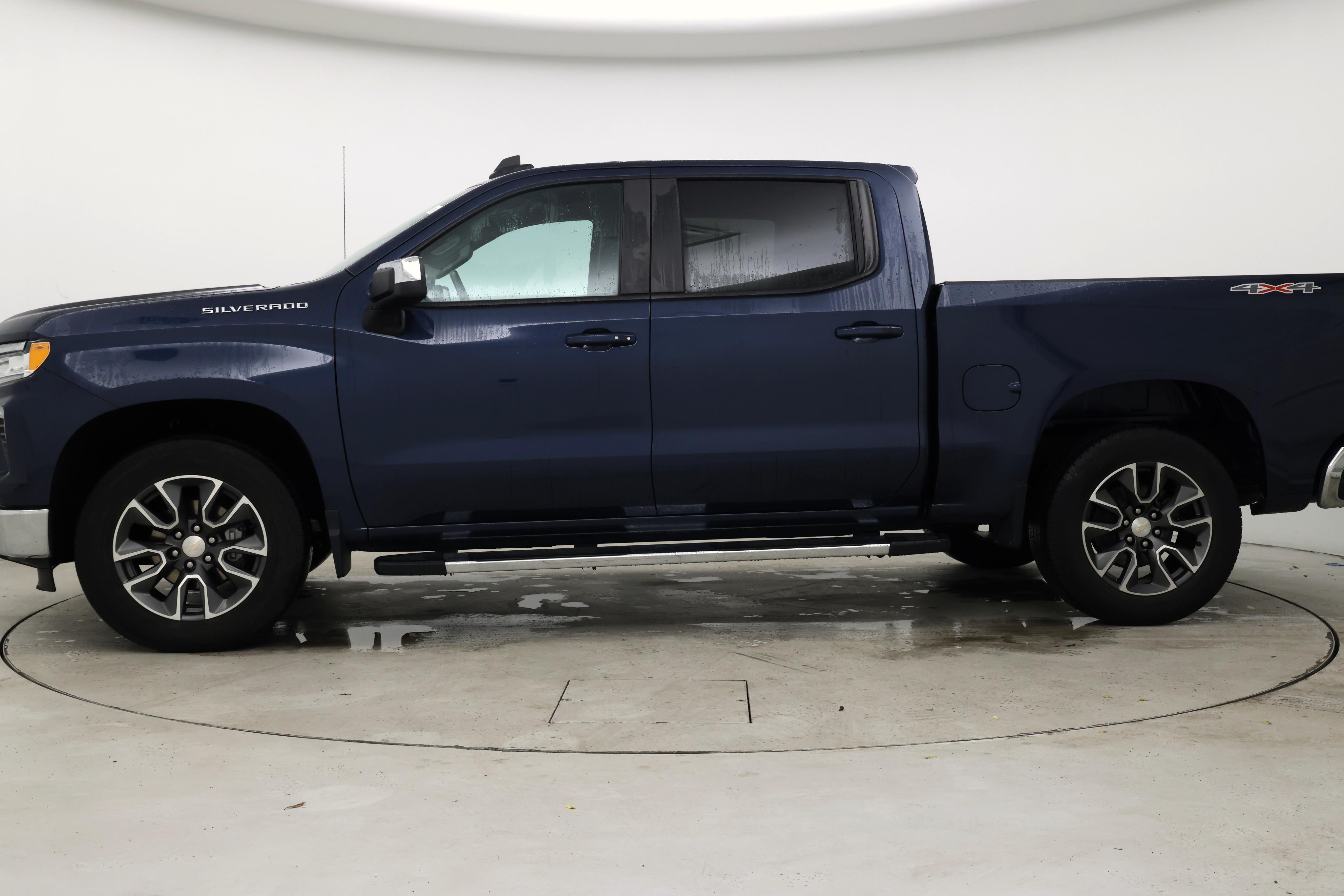 Thumbnail: 2022 Chevrolet Silverado 1500 - 3