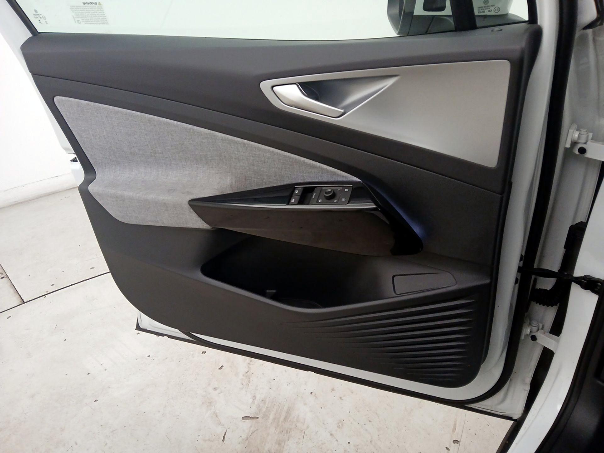 Thumbnail: 2023 Volkswagen ID.4 - 12