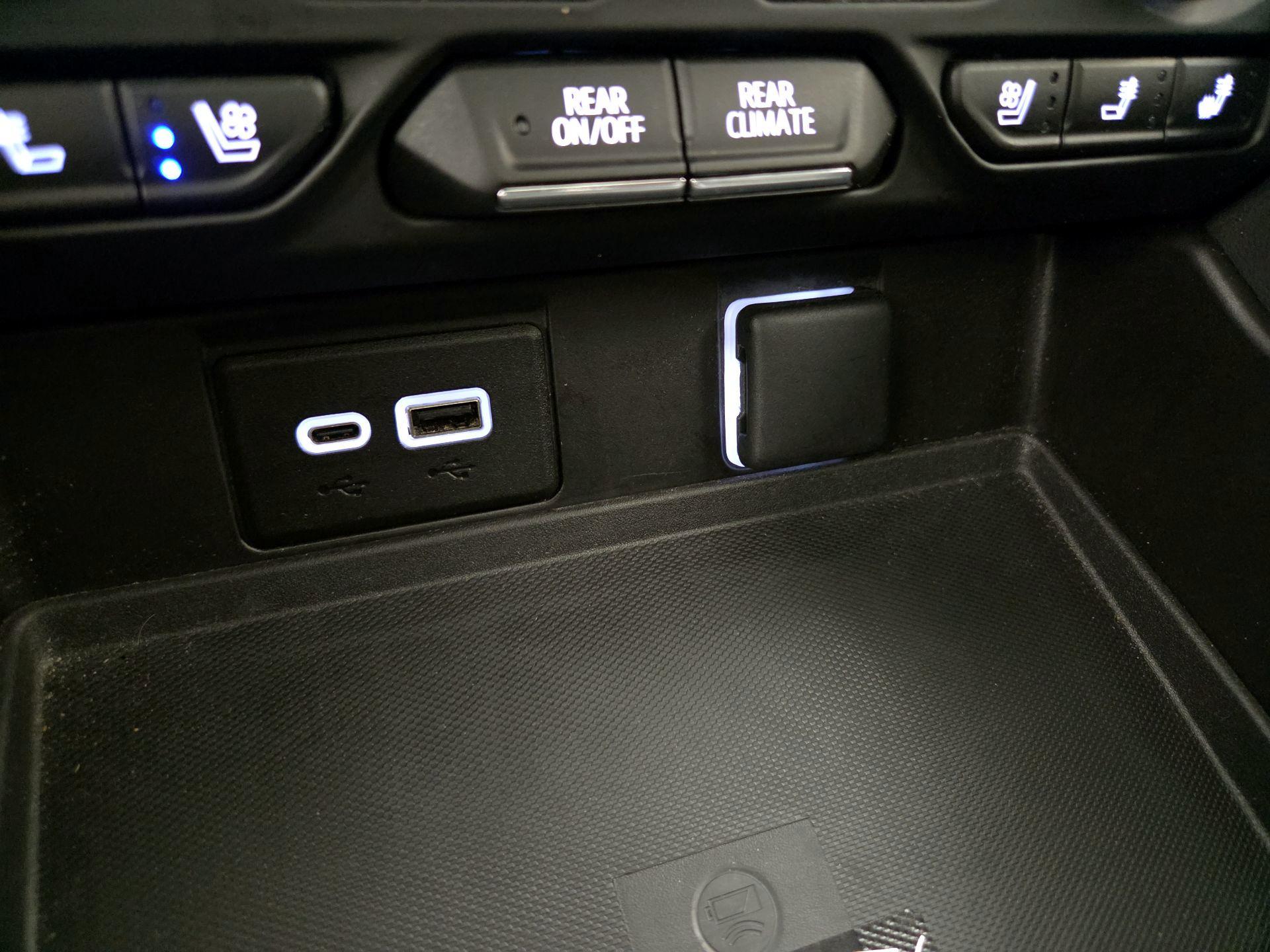 Thumbnail: 2023 GMC Yukon - 19