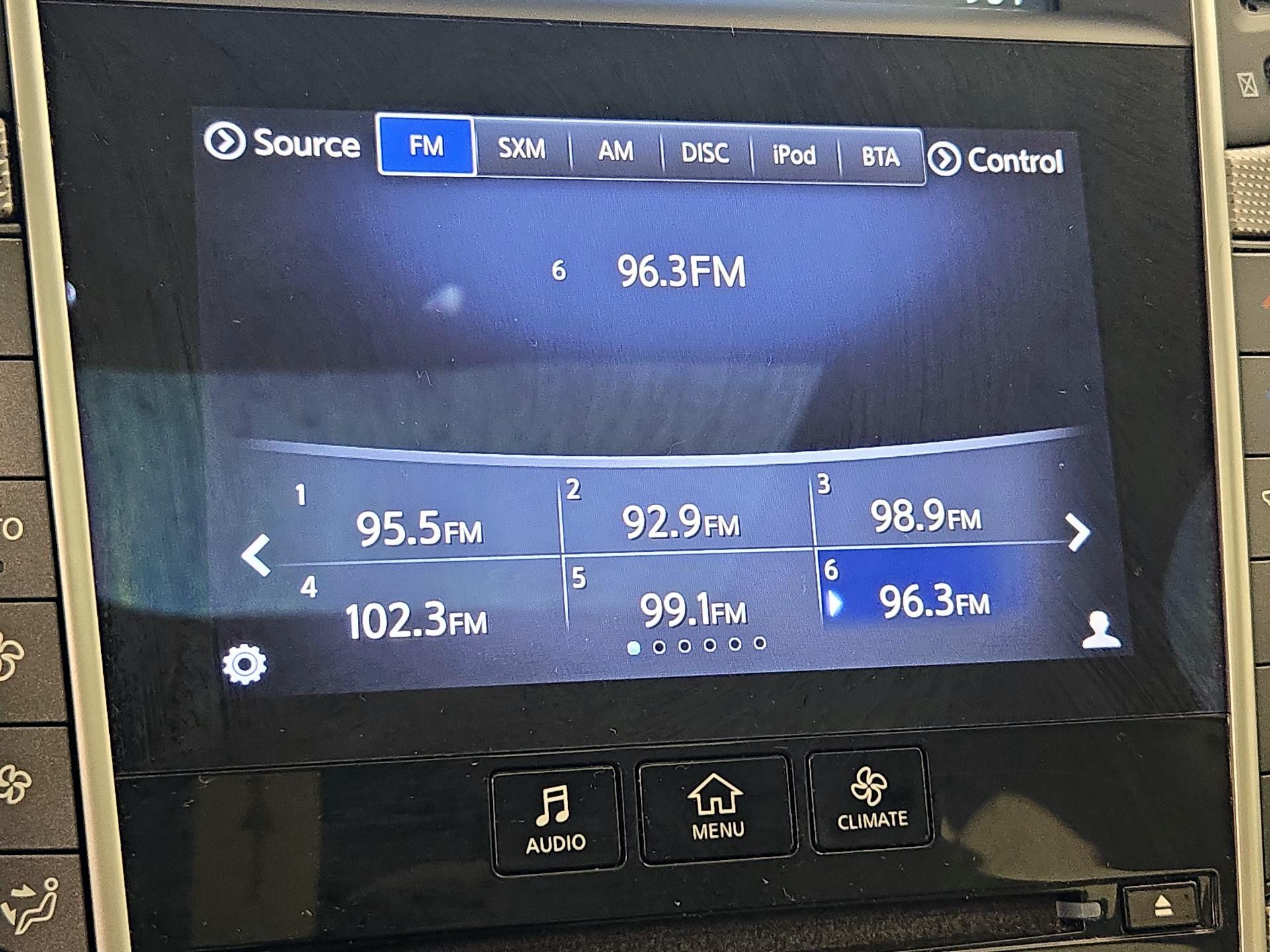 Thumbnail: 2014 INFINITI Q50 - 16