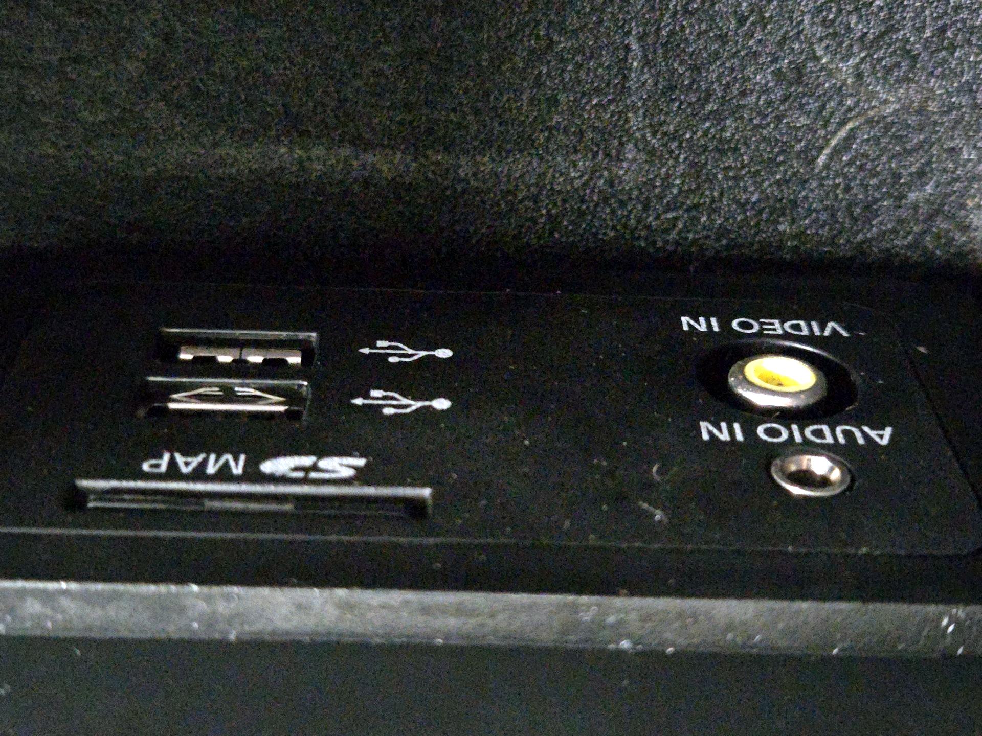 Thumbnail: 2014 INFINITI Q50 - 19