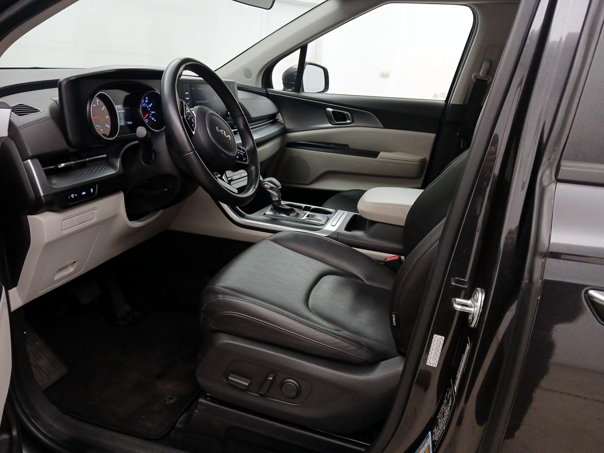 Thumbnail: 2024 Kia Carnival - 11