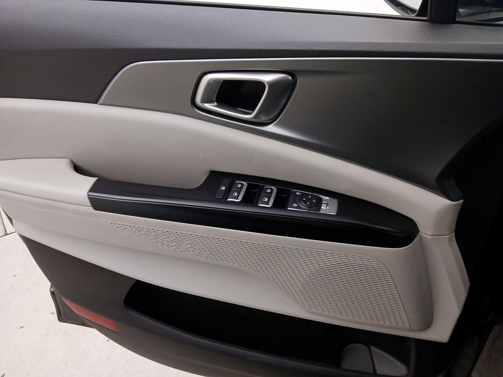 Thumbnail: 2024 Kia Carnival - 12