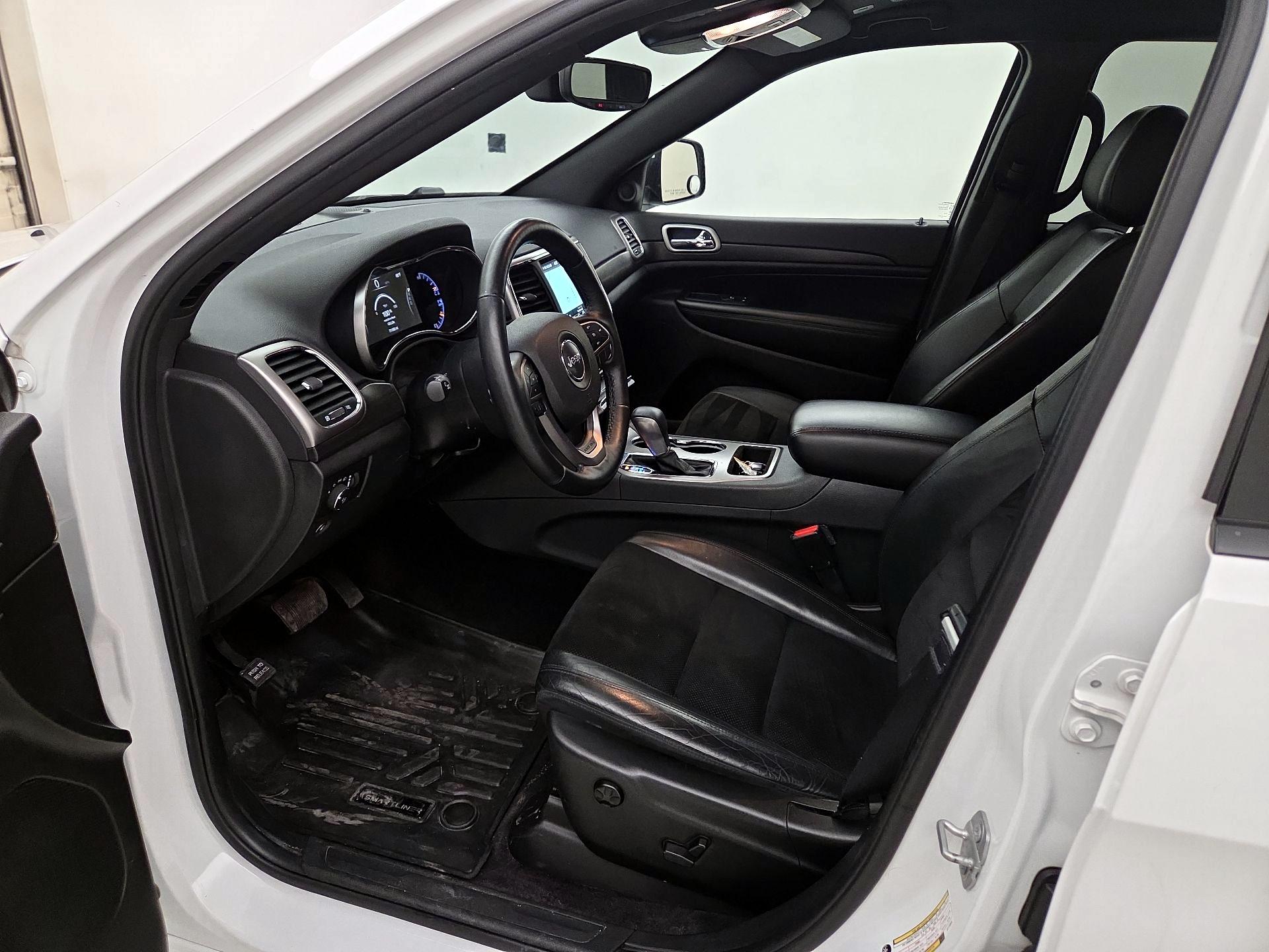 Thumbnail: 2018 Jeep Grand Cherokee - 11