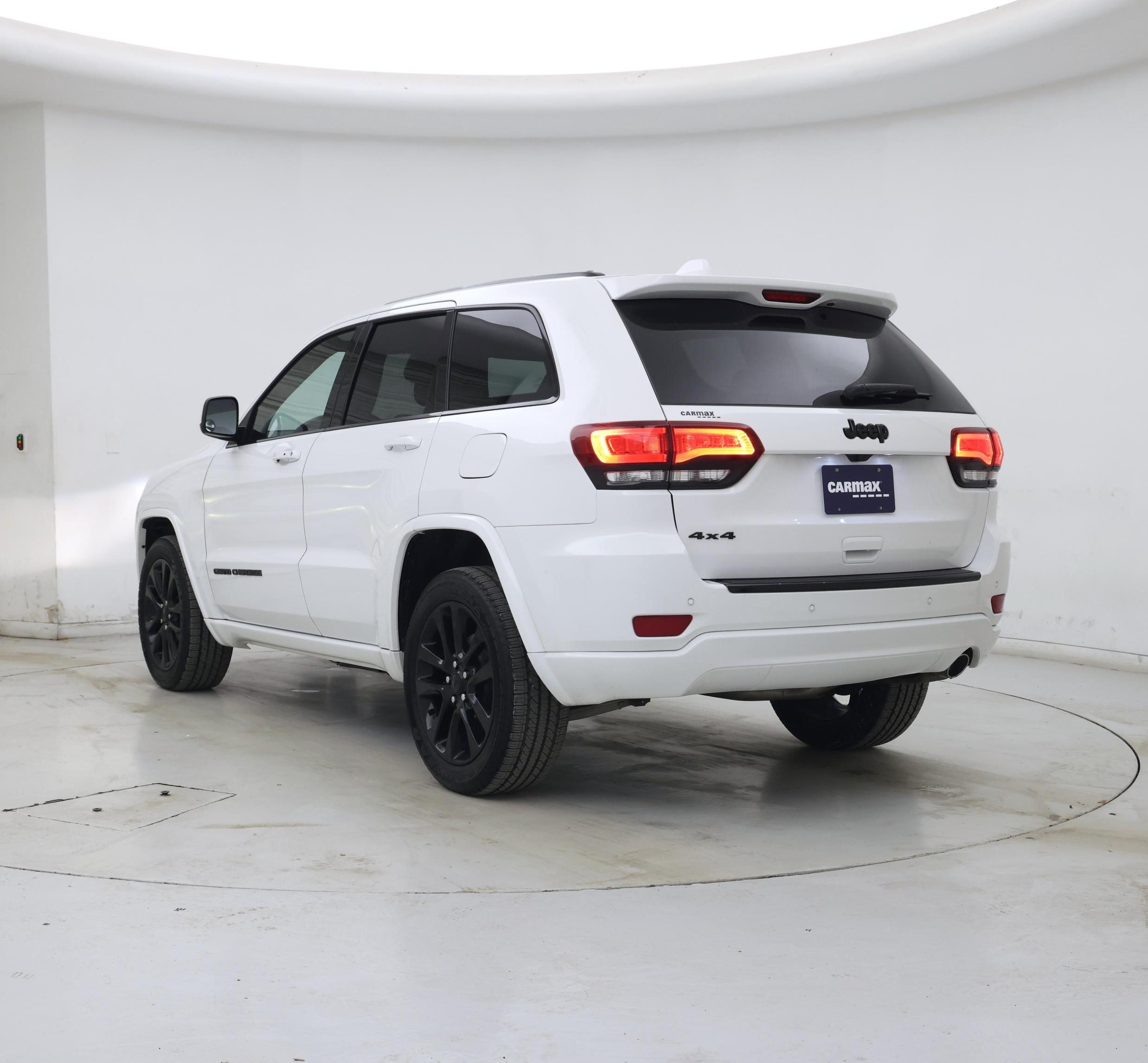 Thumbnail: 2018 Jeep Grand Cherokee - 2