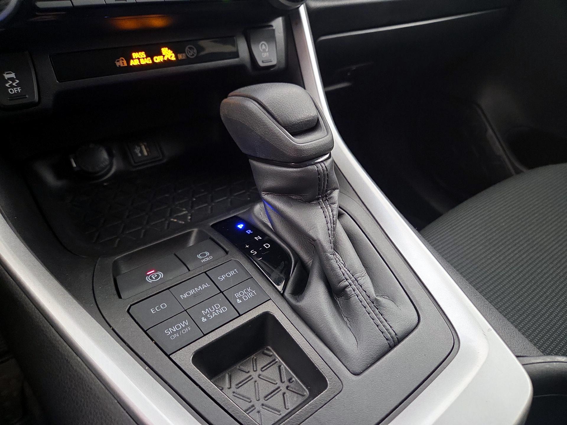 Thumbnail: 2024 Toyota RAV4 - 17