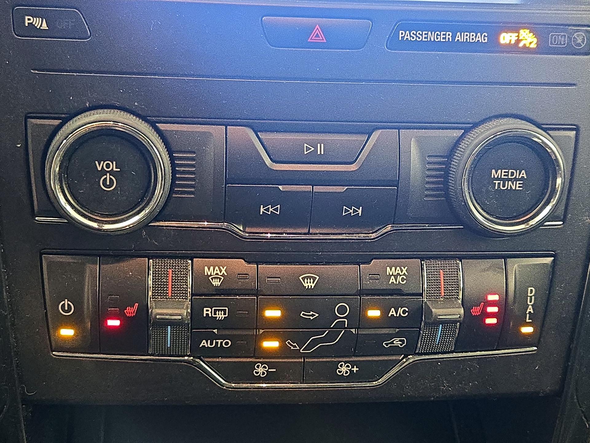 Thumbnail: 2019 Ford Explorer - 17