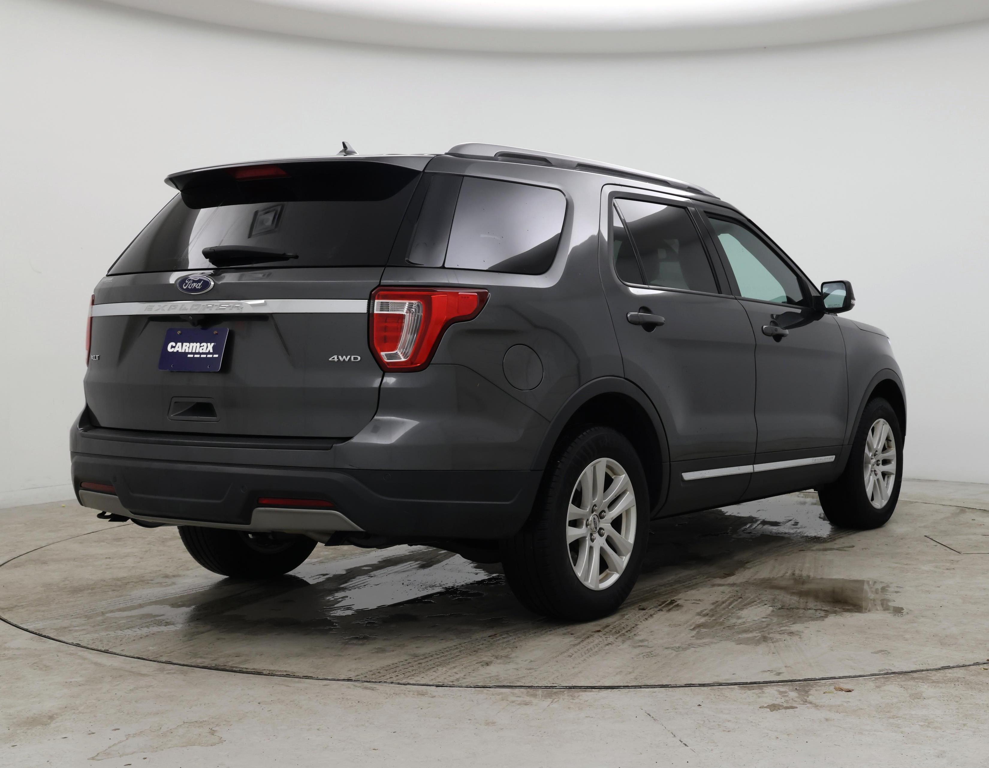 Thumbnail: 2019 Ford Explorer - 8