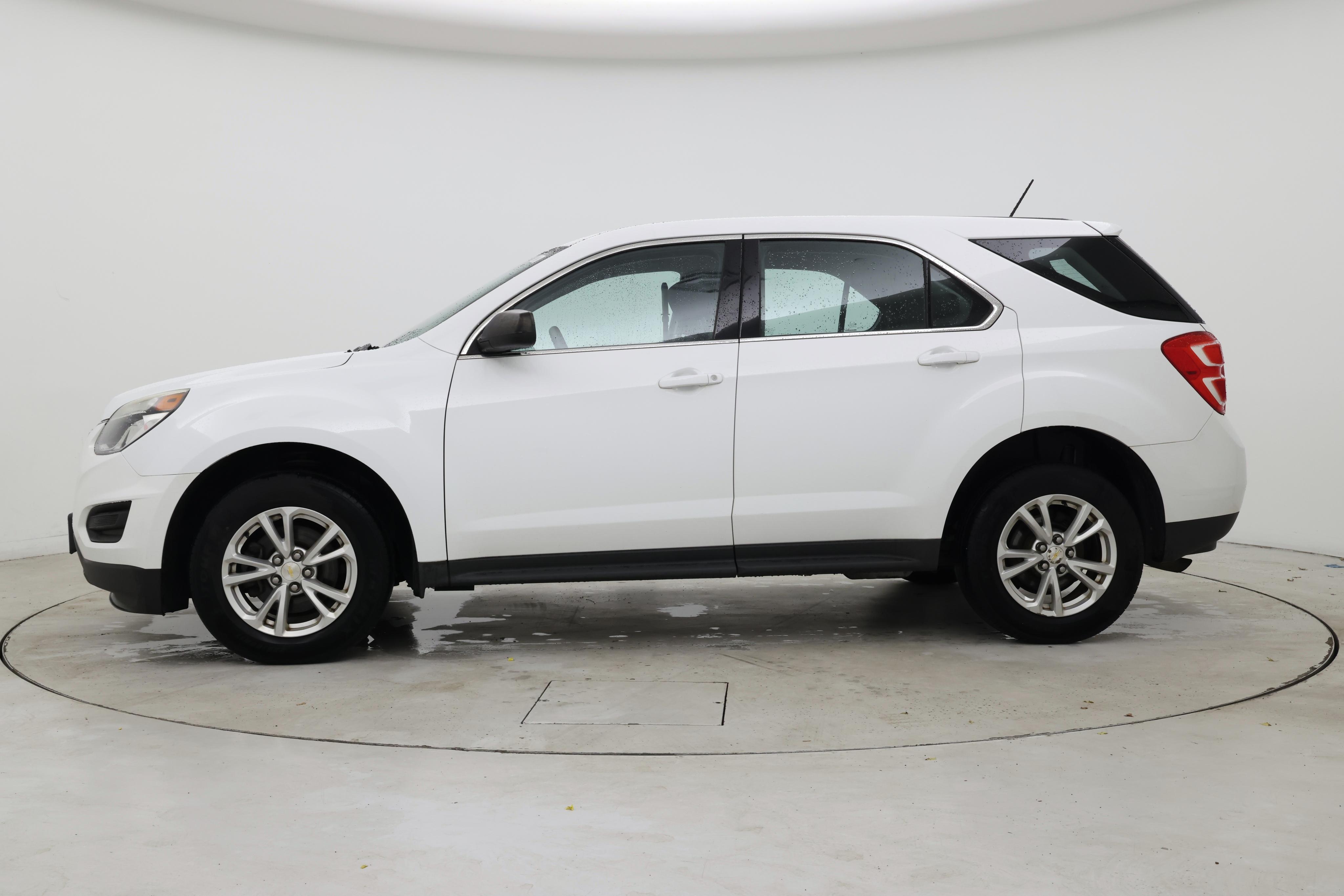 Thumbnail: 2017 Chevrolet Equinox - 3