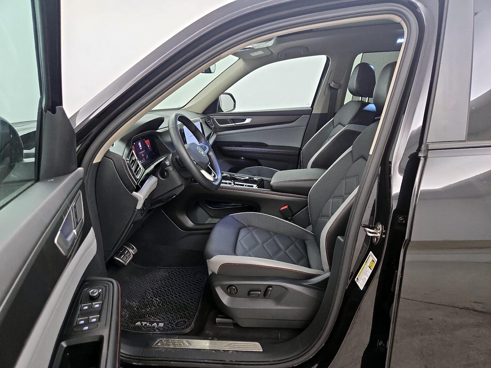 Thumbnail: 2024 Volkswagen Atlas - 11