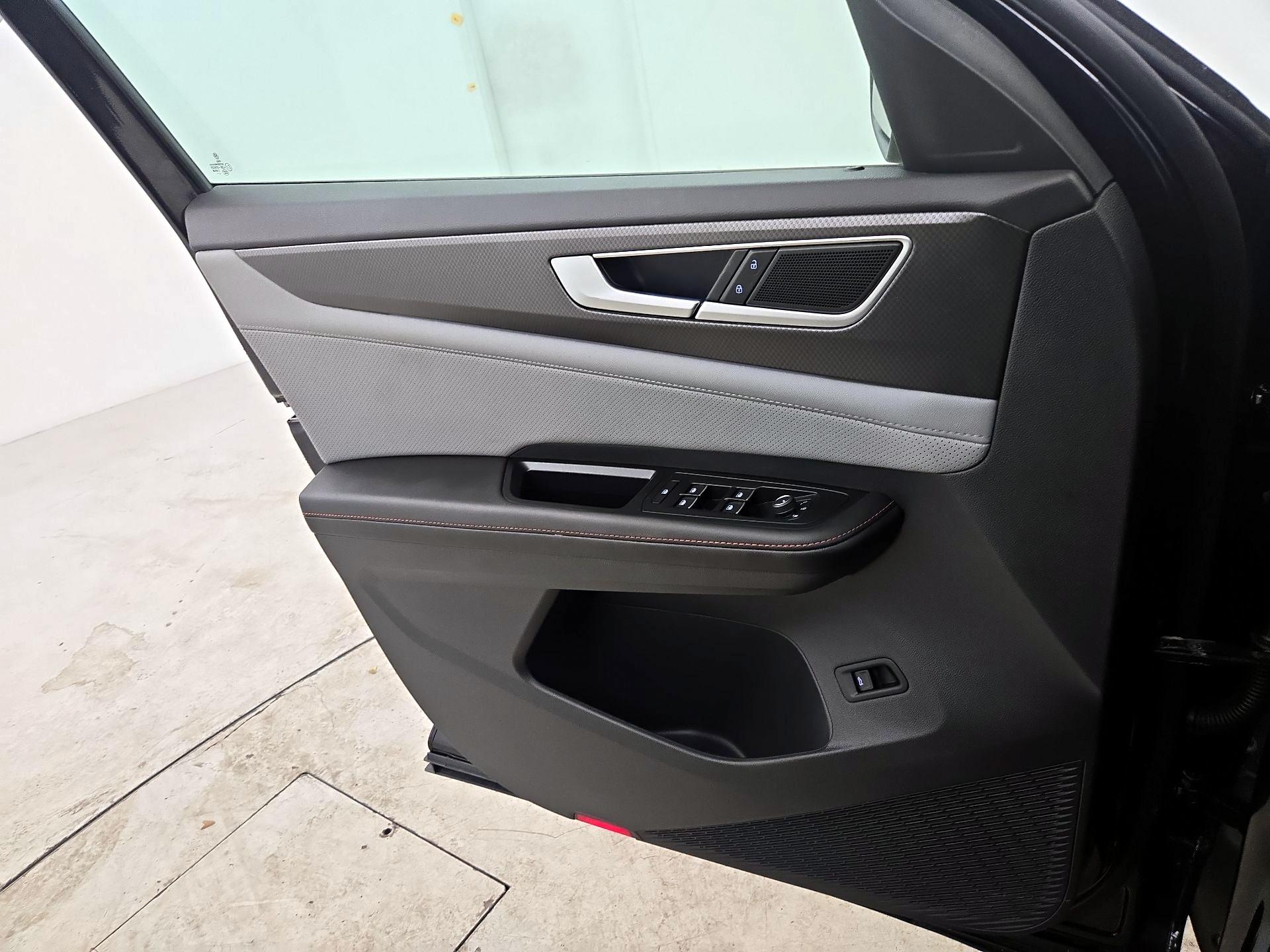 Thumbnail: 2024 Volkswagen Atlas - 12