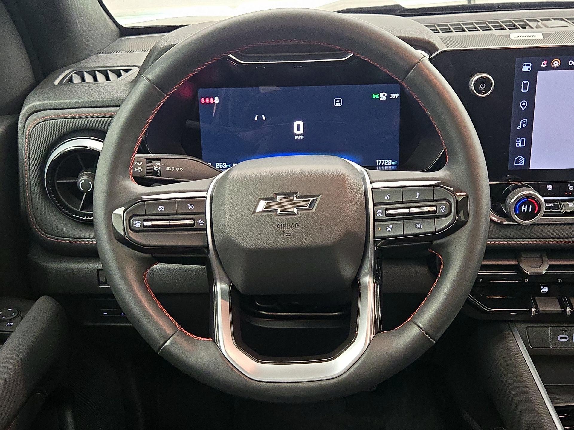 Thumbnail: 2024 Chevrolet Colorado - 10