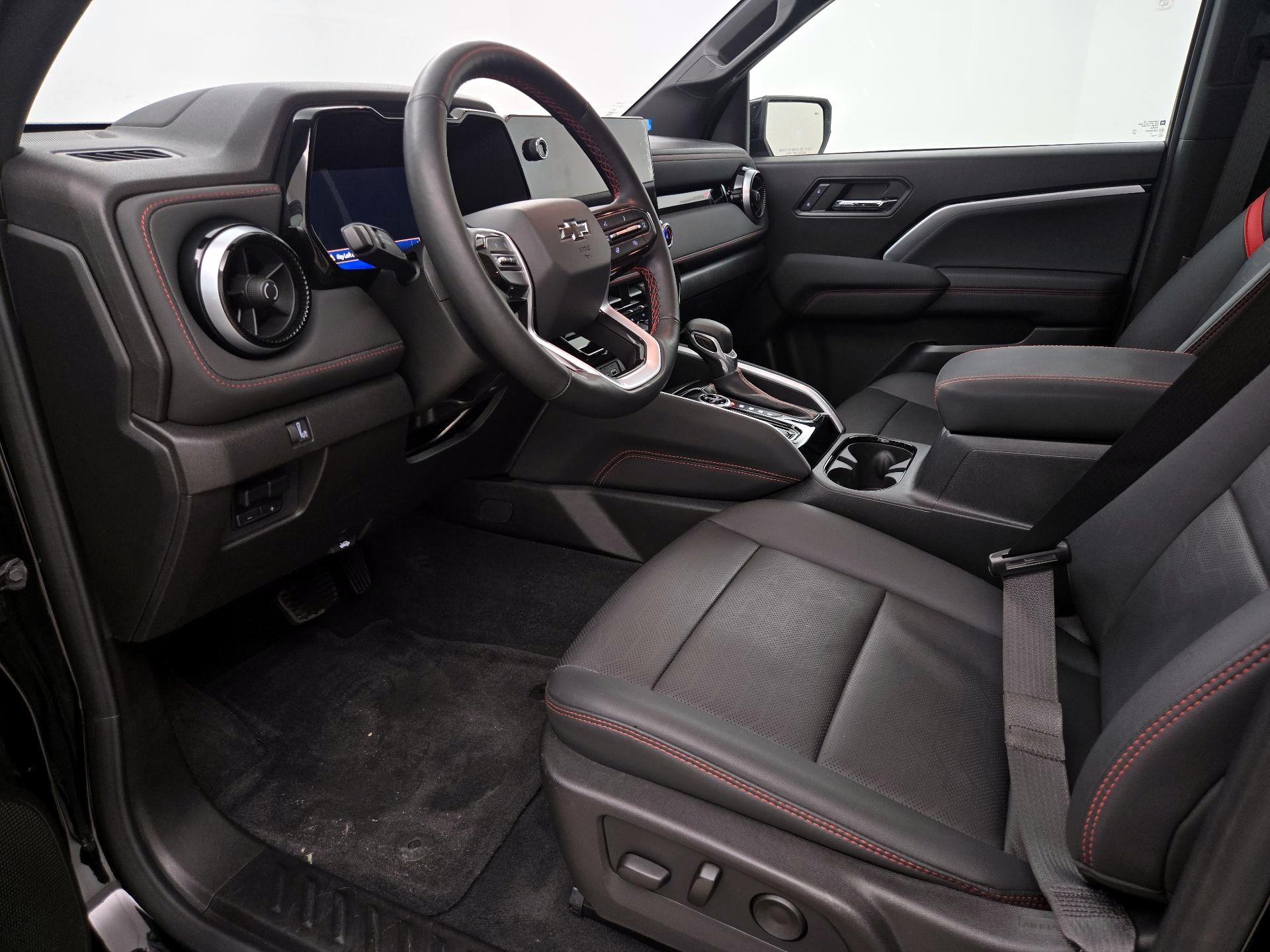 Thumbnail: 2024 Chevrolet Colorado - 11