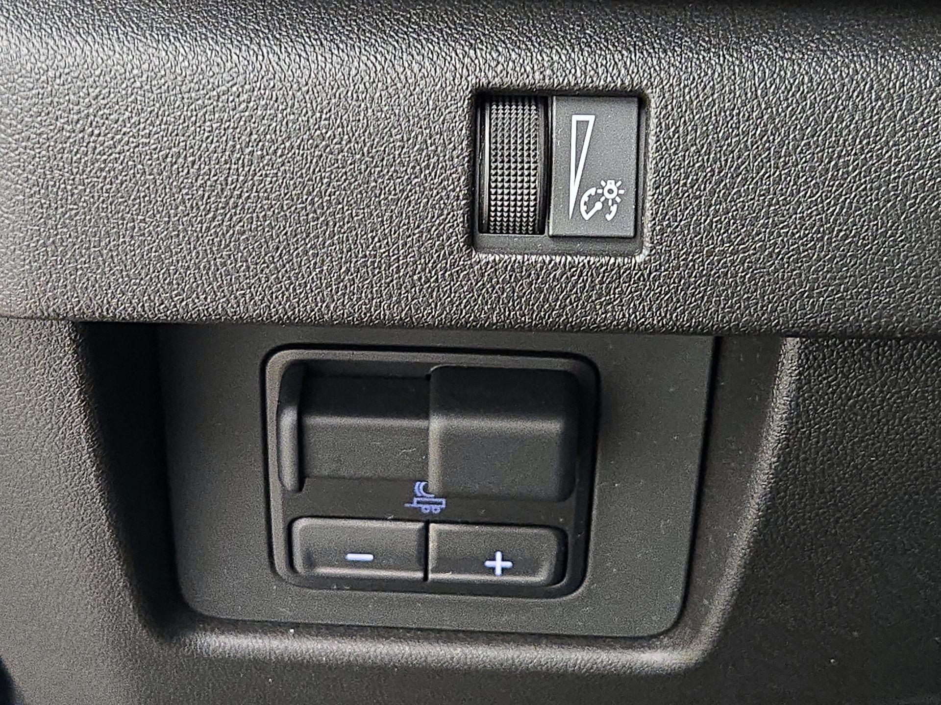 Thumbnail: 2024 Chevrolet Colorado - 13