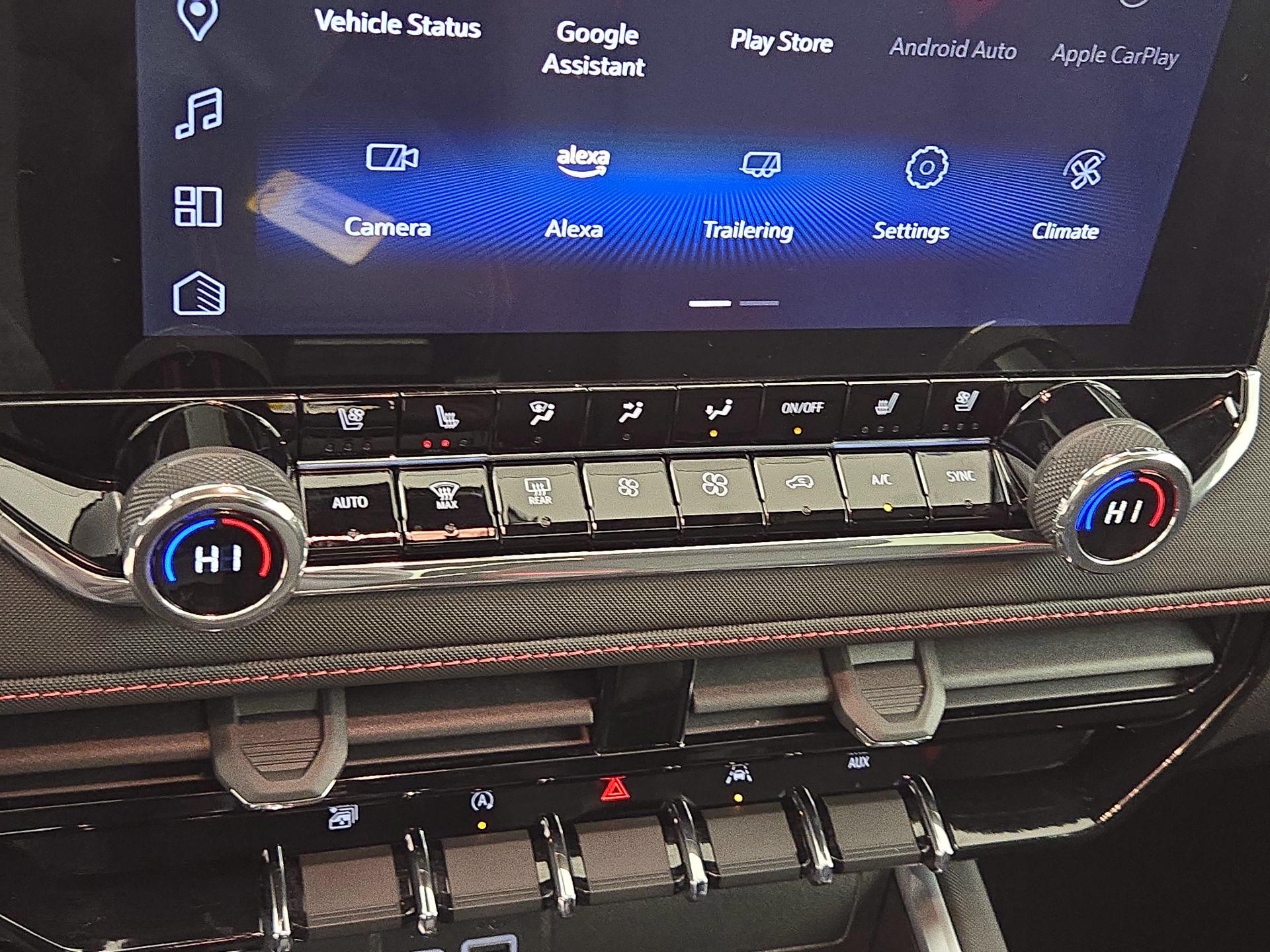 Thumbnail: 2024 Chevrolet Colorado - 16