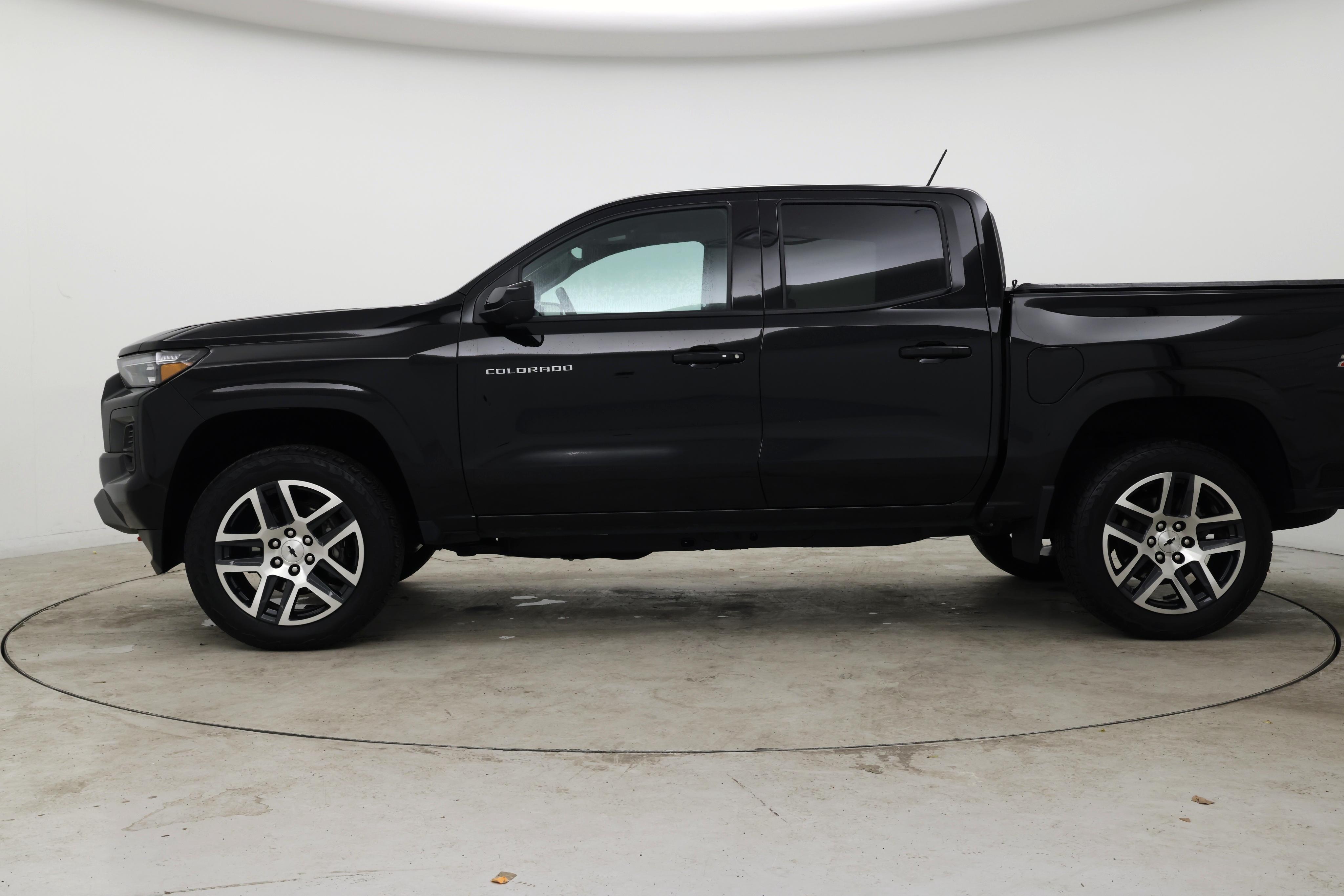 Thumbnail: 2024 Chevrolet Colorado - 3