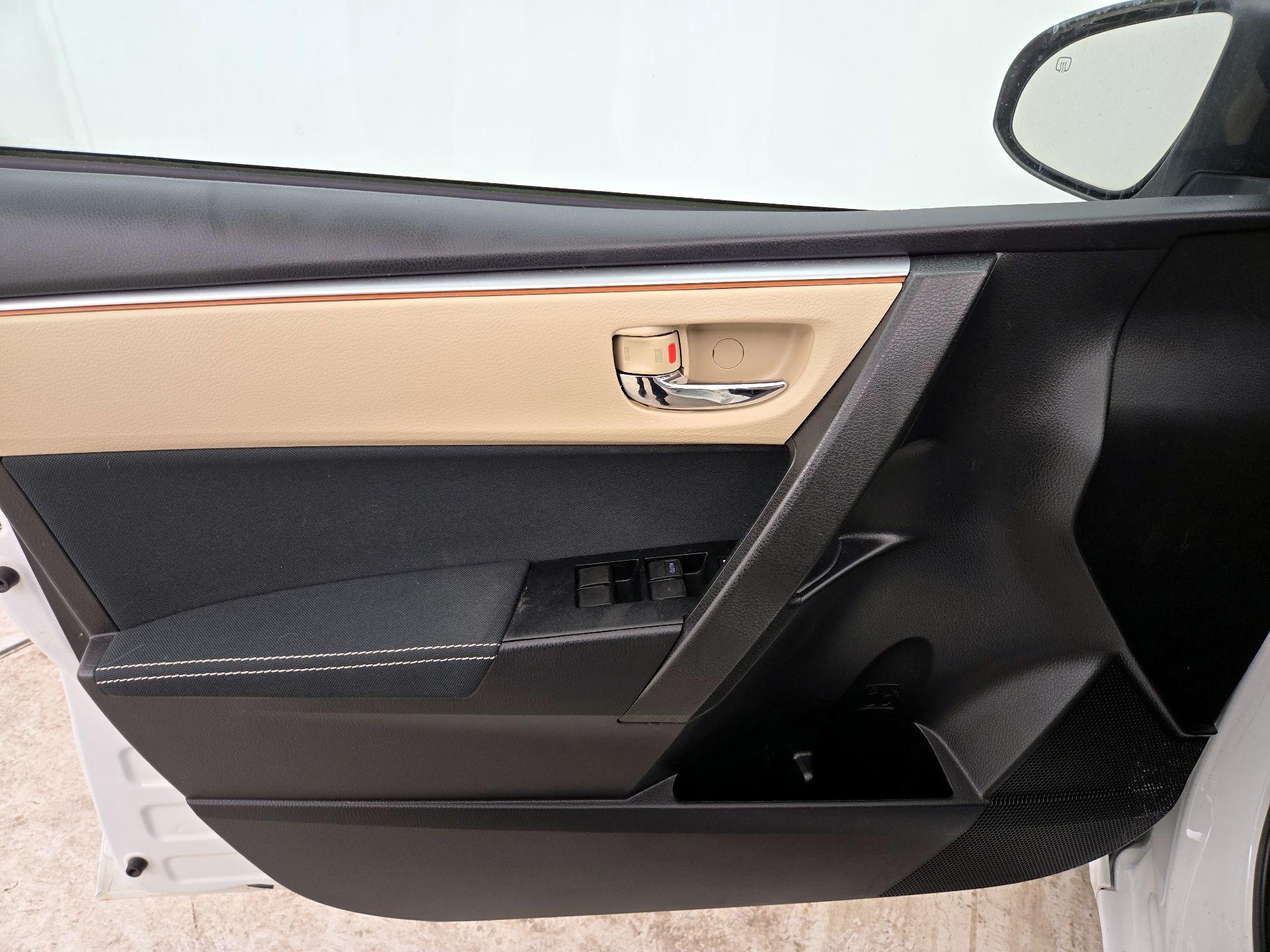 Thumbnail: 2016 Toyota Corolla - 12