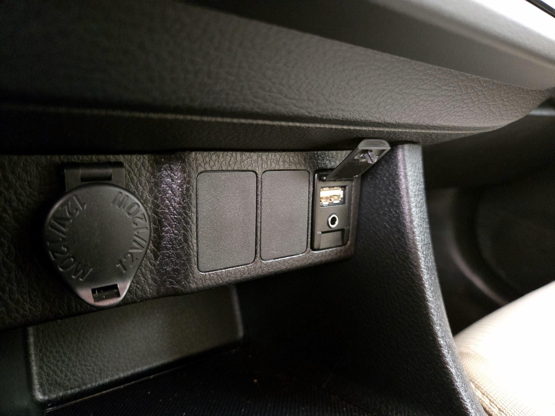 Thumbnail: 2016 Toyota Corolla - 18