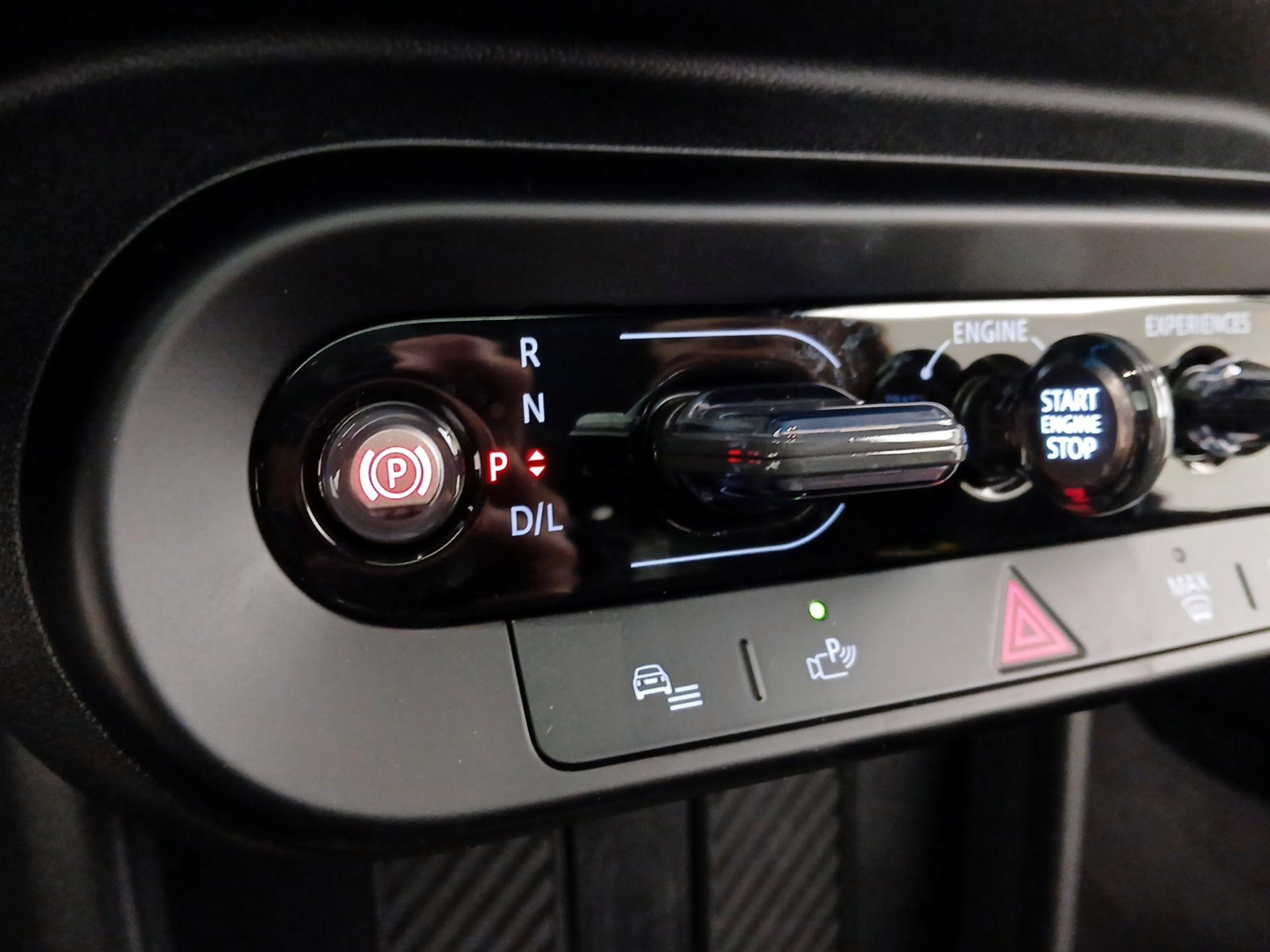 Thumbnail: 2025 MINI Cooper Hardtop - 17