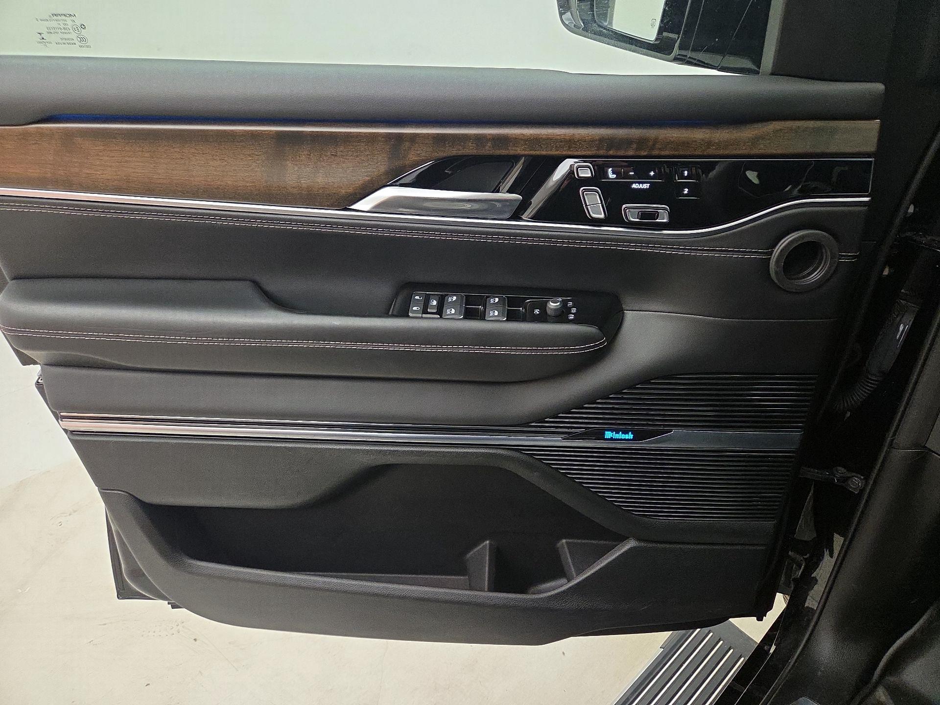 Thumbnail: 2022 Jeep Grand Wagoneer - 12