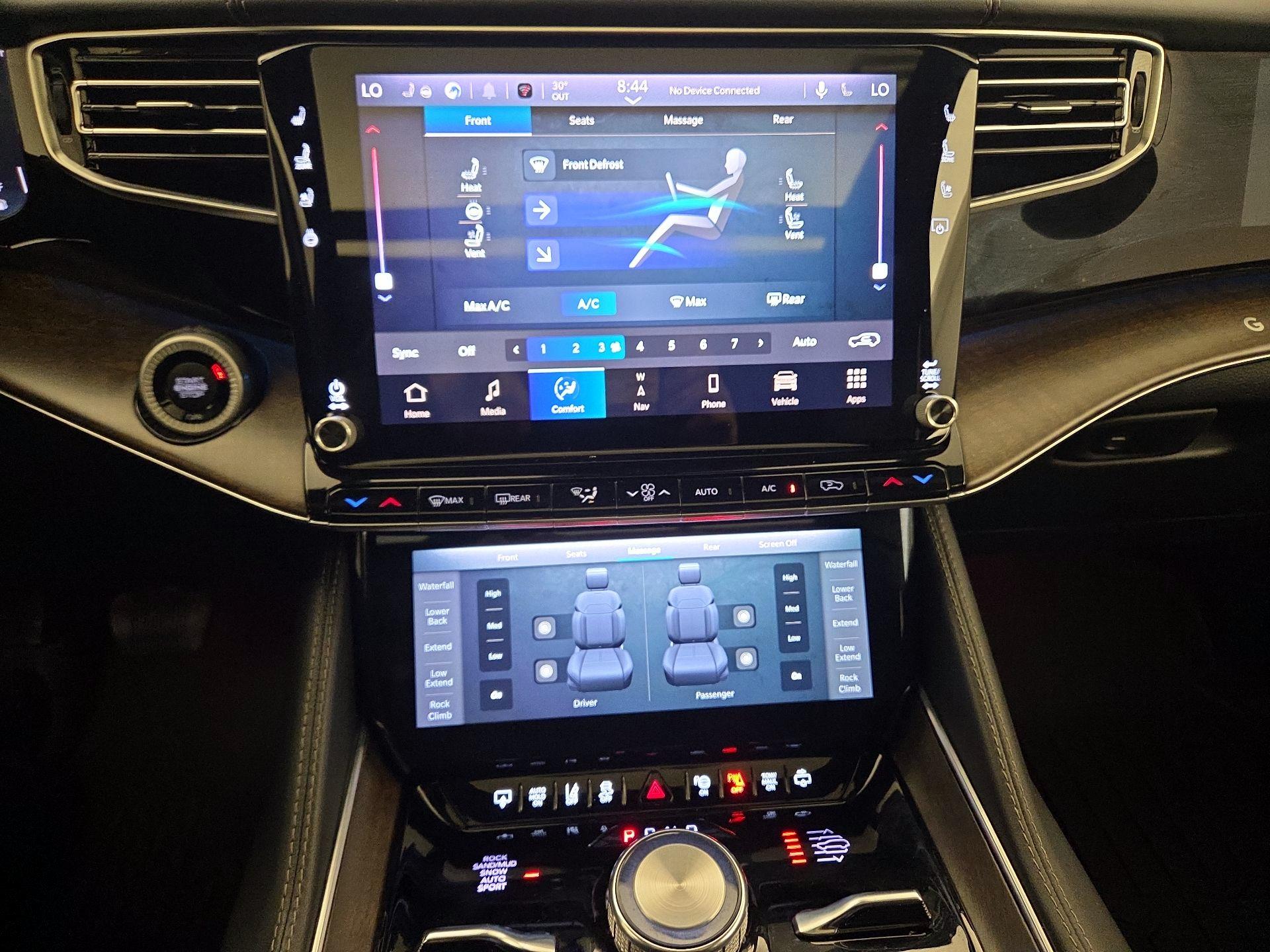 Thumbnail: 2022 Jeep Grand Wagoneer - 17