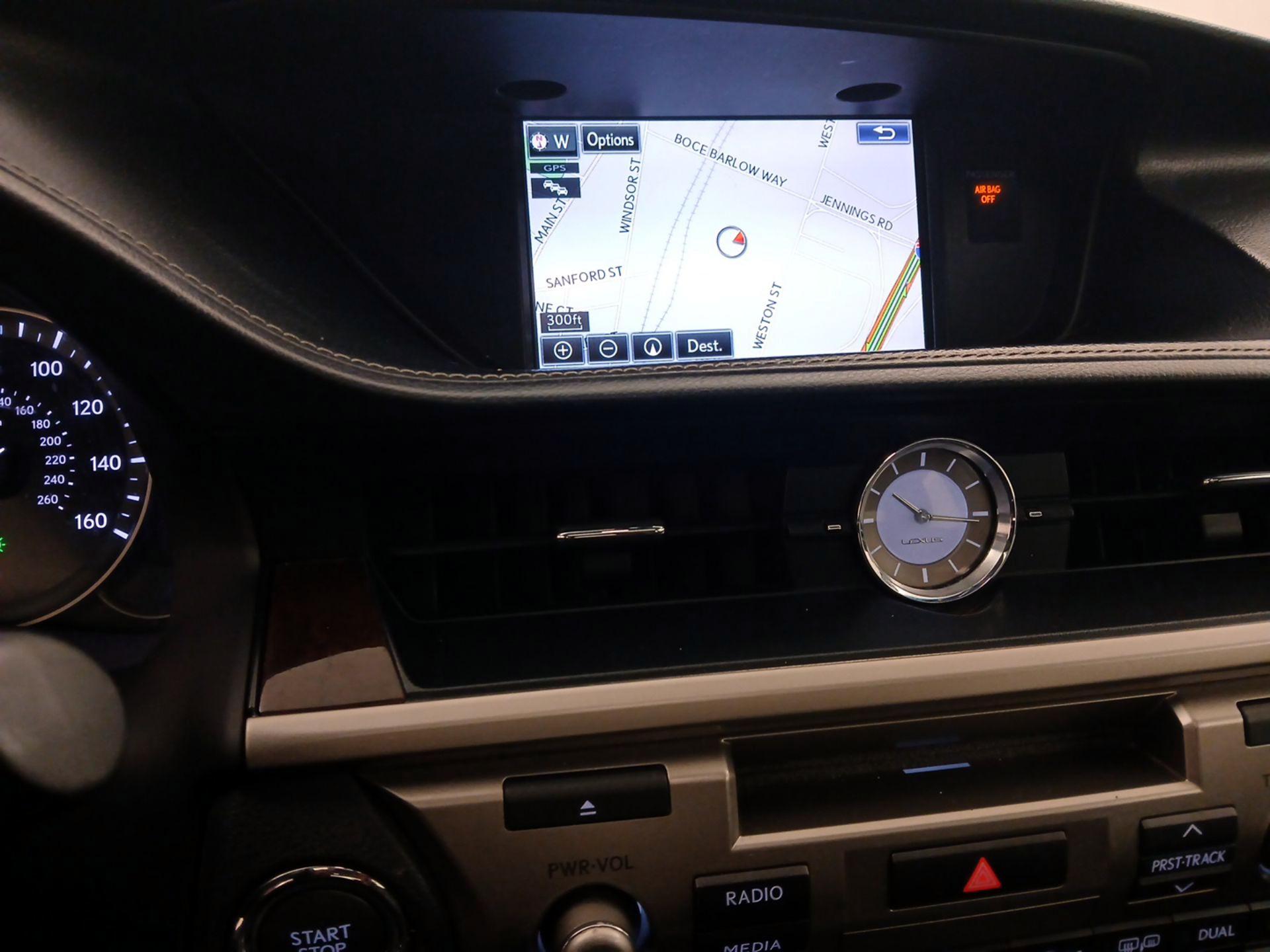 Thumbnail: 2016 Lexus ES - 14