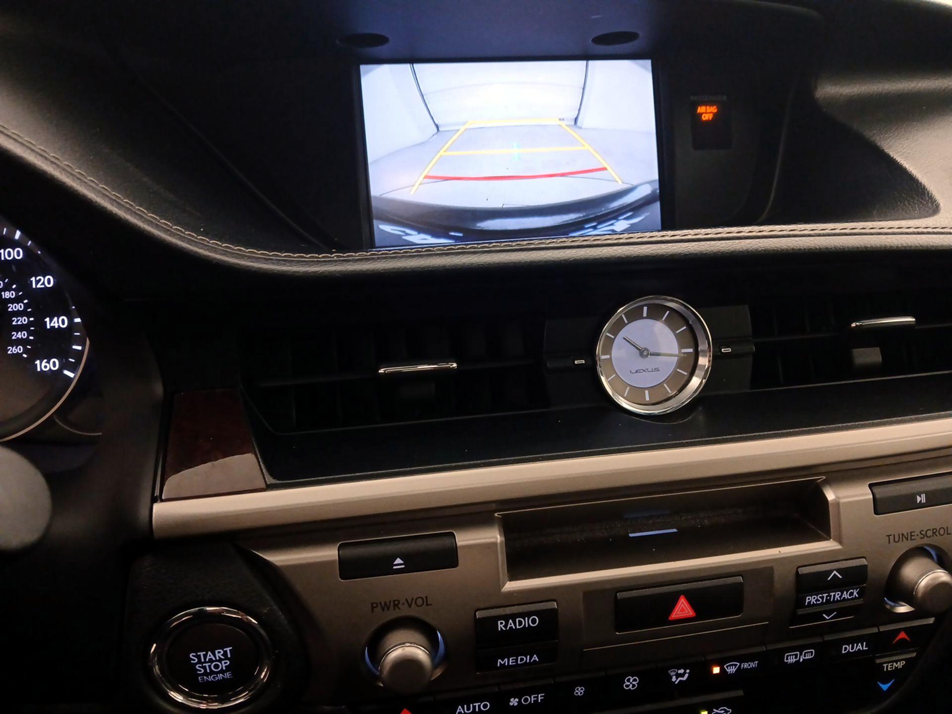 Thumbnail: 2016 Lexus ES - 15