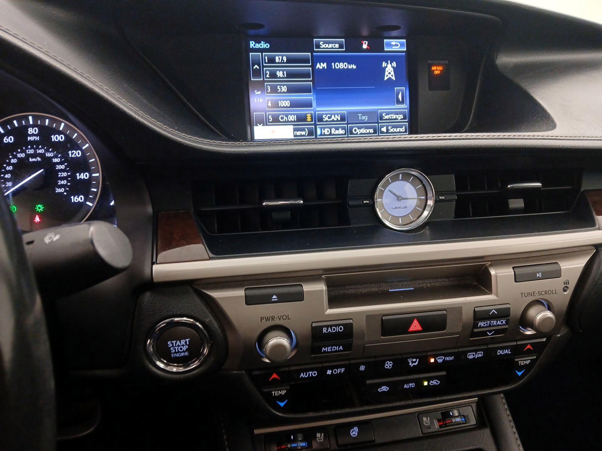 Thumbnail: 2016 Lexus ES - 16